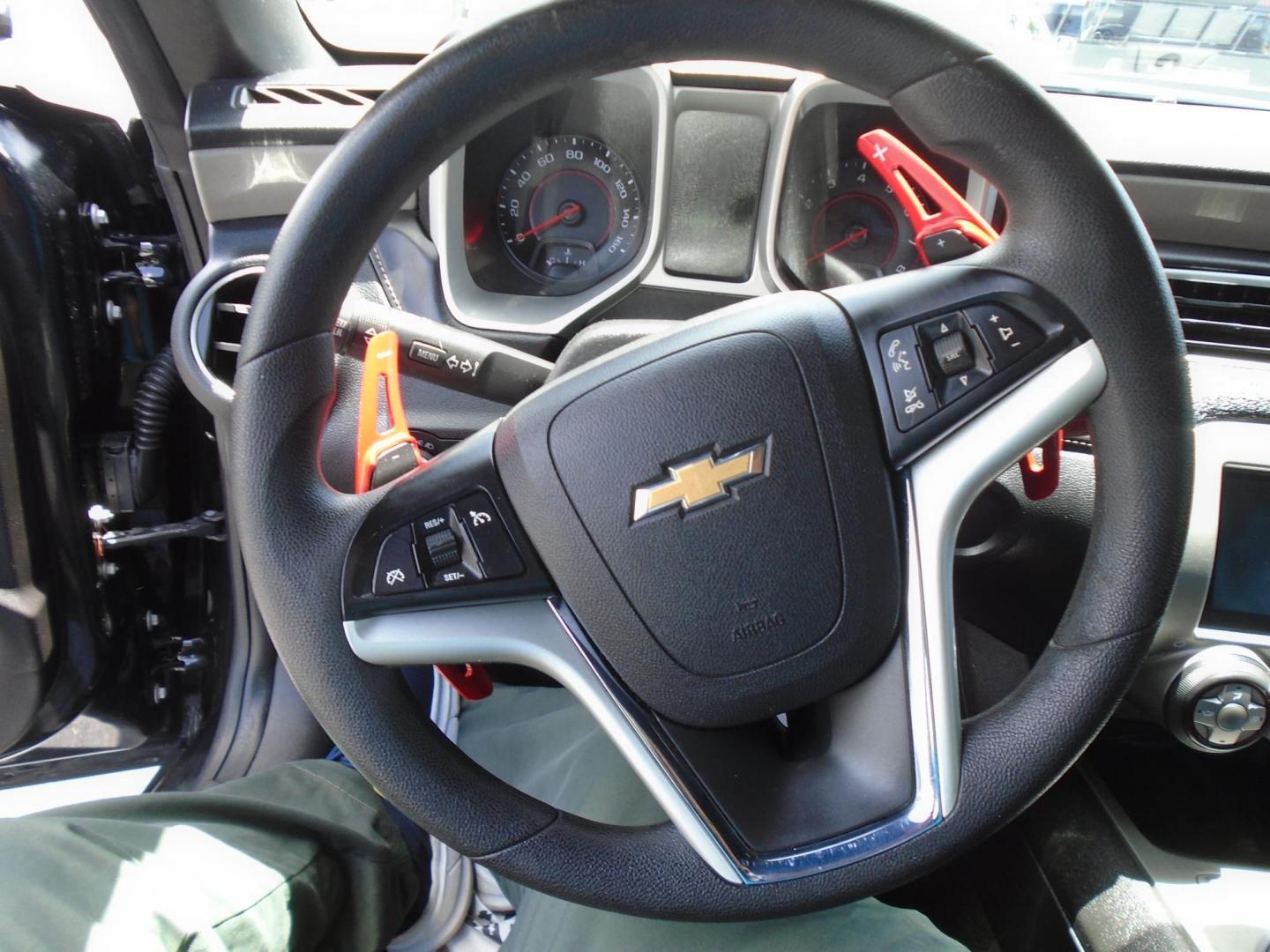 2015 Chevrolet Camaro 2LS Coupe (2G1FB1E34F9) with an 3.6L V6 DOHC 24V FFV engine, 6-Speed Automatic transmission, located at 6112 N Florida Avenue, Tampa, FL, 33604, (888) 521-5131, 27.954929, -82.459534 - Photo#13