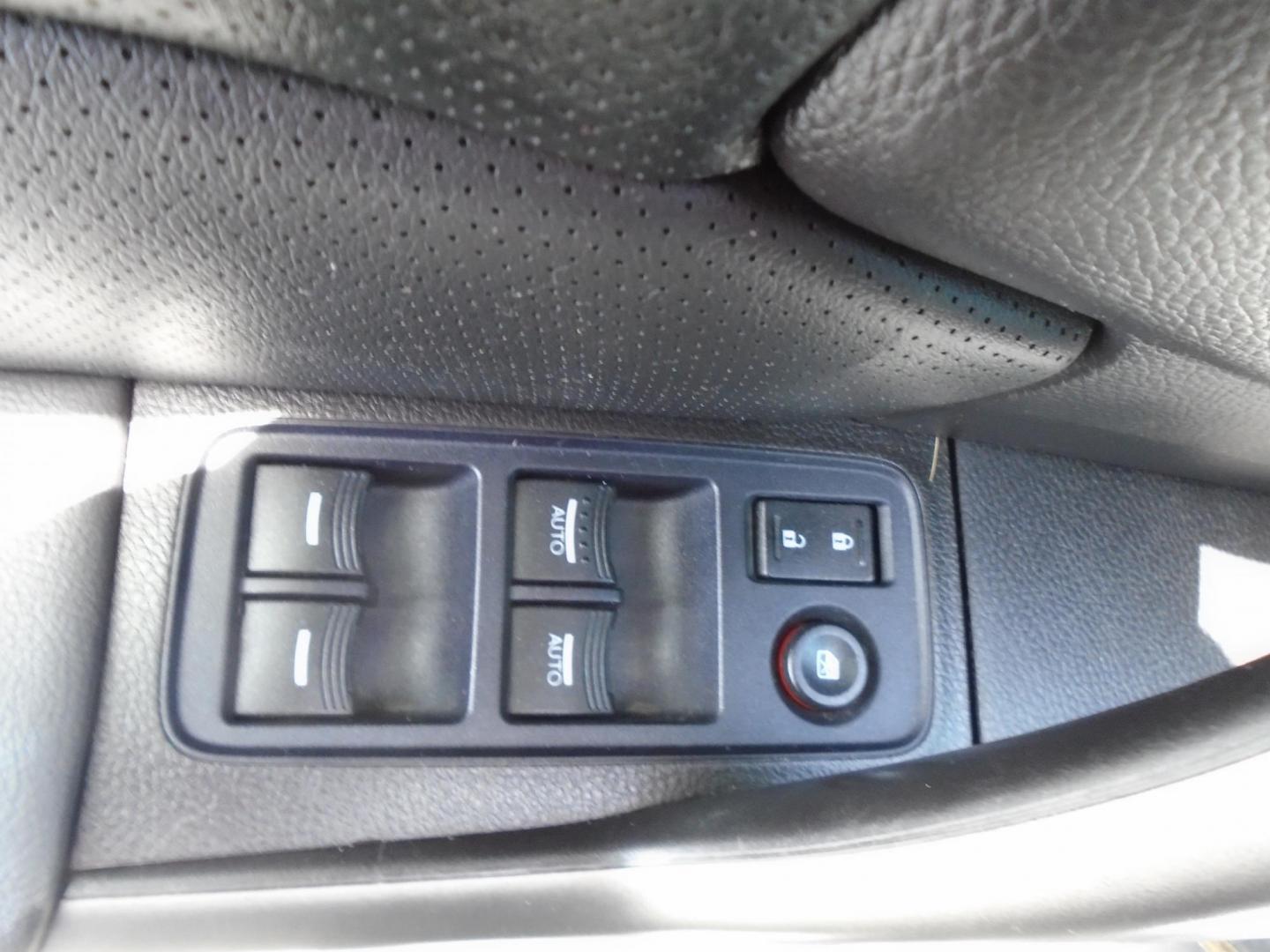 2011 Acura RDX 5-Spd AT (5J8TB2H28BA) with an 2.3L L4 DOHC 16V engine, 5-Speed Automatic transmission, located at 6112 N Florida Avenue, Tampa, FL, 33604, (888) 521-5131, 27.954929, -82.459534 - Photo#16