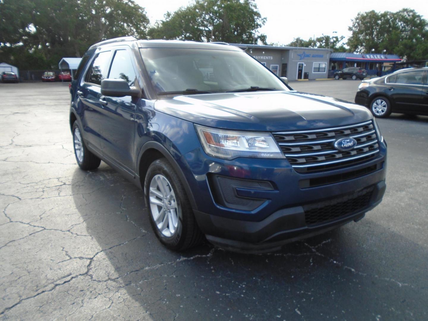 2017 Ford Explorer Base FWD (1FM5K7BH6HG) with an 2.3L L4 DOHC 16V engine, 6A transmission, located at 6112 N Florida Avenue, Tampa, FL, 33604, (888) 521-5131, 27.954929, -82.459534 - Photo#3