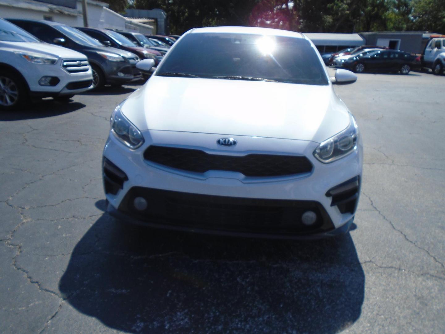 2021 Kia Forte FE (3KPF24AD8ME) with an 2.0L L4 DOHC 16V engine, CVT transmission, located at 6112 N Florida Avenue, Tampa, FL, 33604, (888) 521-5131, 27.954929, -82.459534 - Photo#1