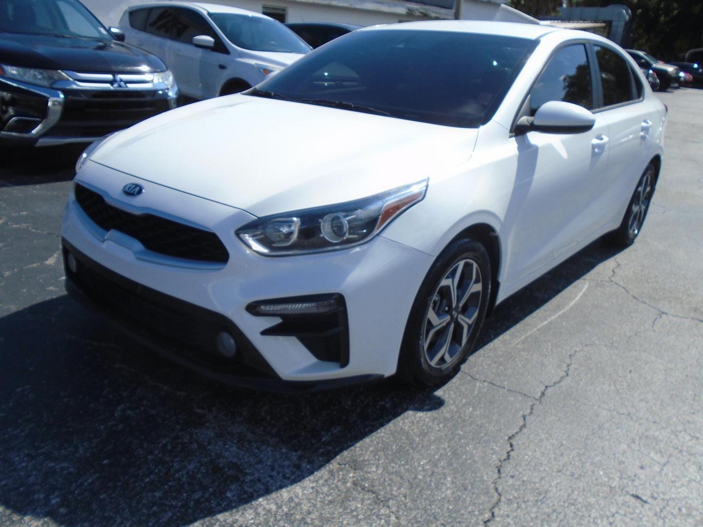 2021 Kia Forte FE (3KPF24AD8ME) with an 2.0L L4 DOHC 16V engine, CVT transmission, located at 6112 N Florida Avenue, Tampa, FL, 33604, (888) 521-5131, 27.954929, -82.459534 - Photo#2