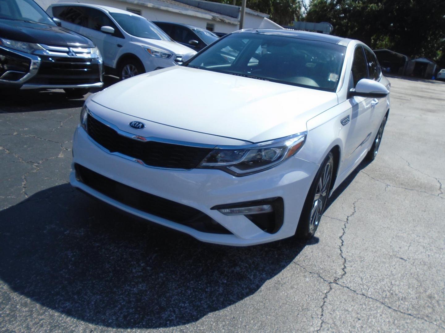 2019 Kia Optima EX (5XXGU4L13KG) with an 1.6L L4 DOHC 16V engine, 6A transmission, located at 6112 N Florida Avenue, Tampa, FL, 33604, (888) 521-5131, 27.954929, -82.459534 - Photo#2