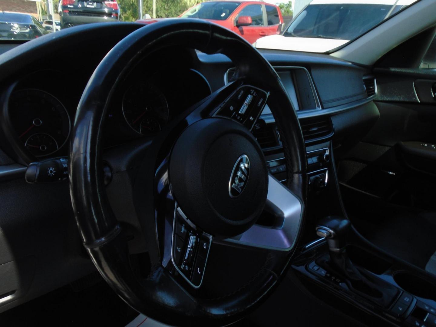2019 Kia Optima EX (5XXGU4L13KG) with an 1.6L L4 DOHC 16V engine, 6A transmission, located at 6112 N Florida Avenue, Tampa, FL, 33604, (888) 521-5131, 27.954929, -82.459534 - Photo#8