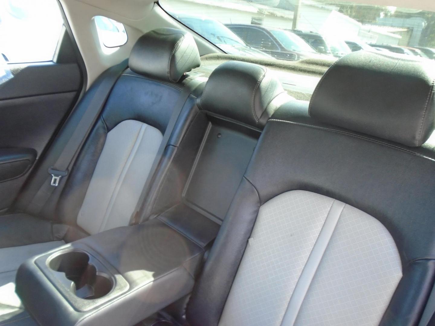 2019 Kia Optima EX (5XXGU4L13KG) with an 1.6L L4 DOHC 16V engine, 6A transmission, located at 6112 N Florida Avenue, Tampa, FL, 33604, (888) 521-5131, 27.954929, -82.459534 - Photo#11
