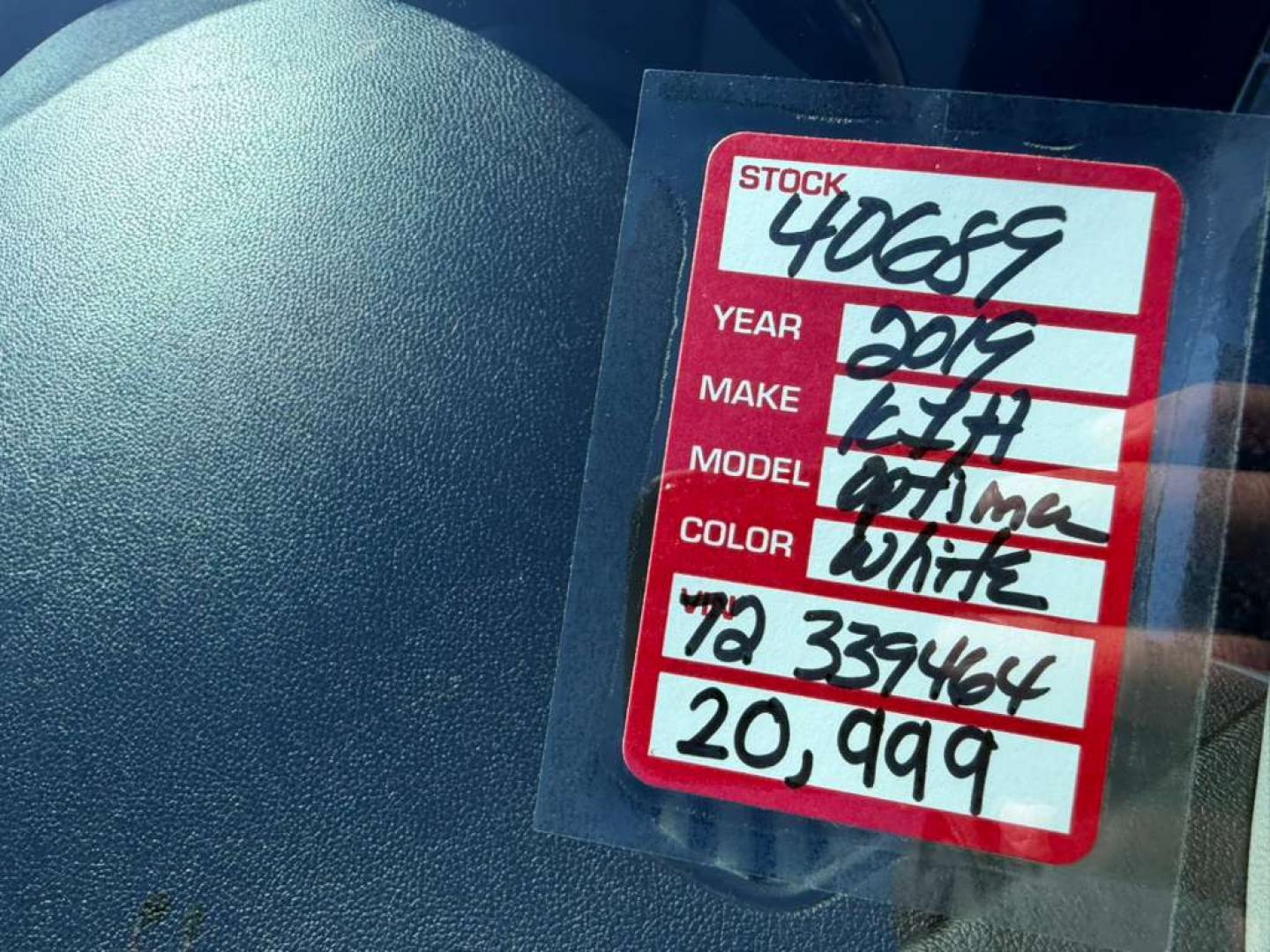 2019 White /Grey Kia Optima EX (5XXGU4L13KG) with an 1.6L L4 DOHC 16V engine, 6A transmission, located at 6112 N Florida Avenue, Tampa, FL, 33604, (888) 521-5131, 27.954929, -82.459534 - 499$ down plus tax & tag. - Photo#22