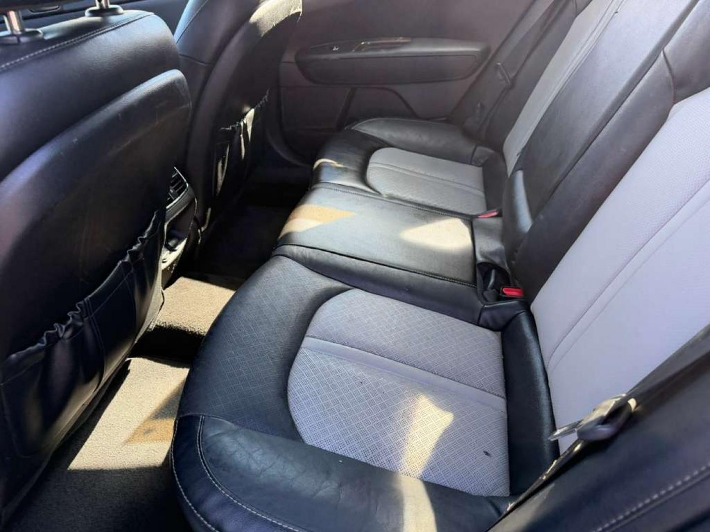 2019 White /Grey Kia Optima EX (5XXGU4L13KG) with an 1.6L L4 DOHC 16V engine, 6A transmission, located at 6112 N Florida Avenue, Tampa, FL, 33604, (888) 521-5131, 27.954929, -82.459534 - 499$ down plus tax & tag. - Photo#18