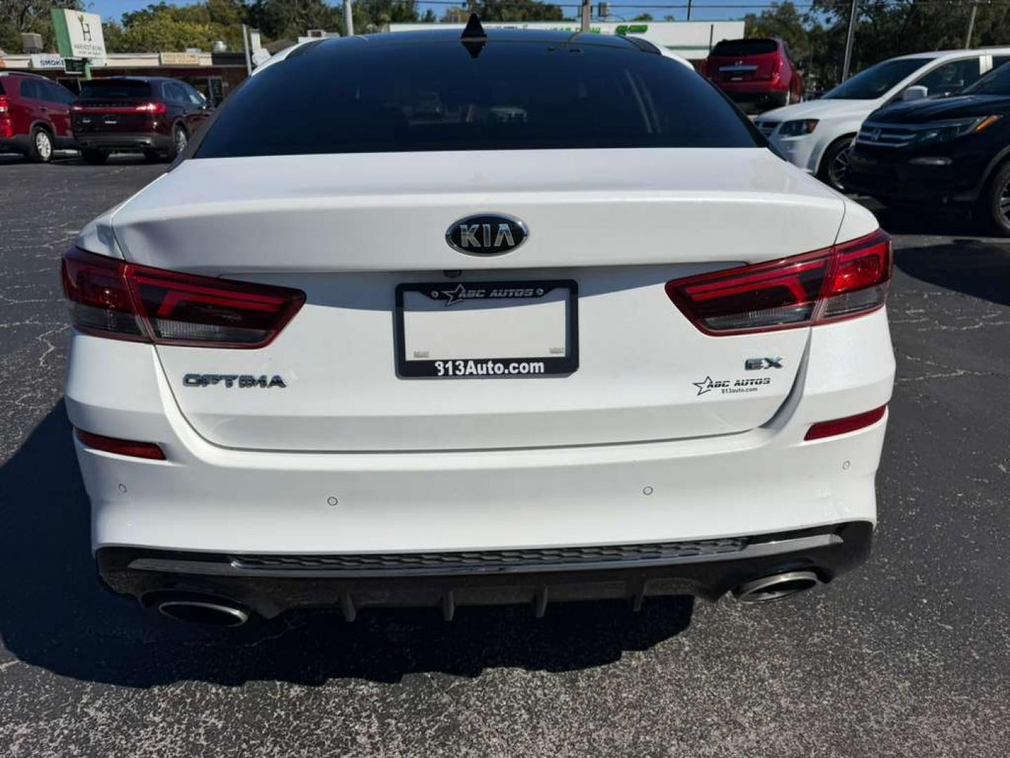 2019 White /Grey Kia Optima EX (5XXGU4L13KG) with an 1.6L L4 DOHC 16V engine, 6A transmission, located at 6112 N Florida Avenue, Tampa, FL, 33604, (888) 521-5131, 27.954929, -82.459534 - 499$ down plus tax & tag. - Photo#8