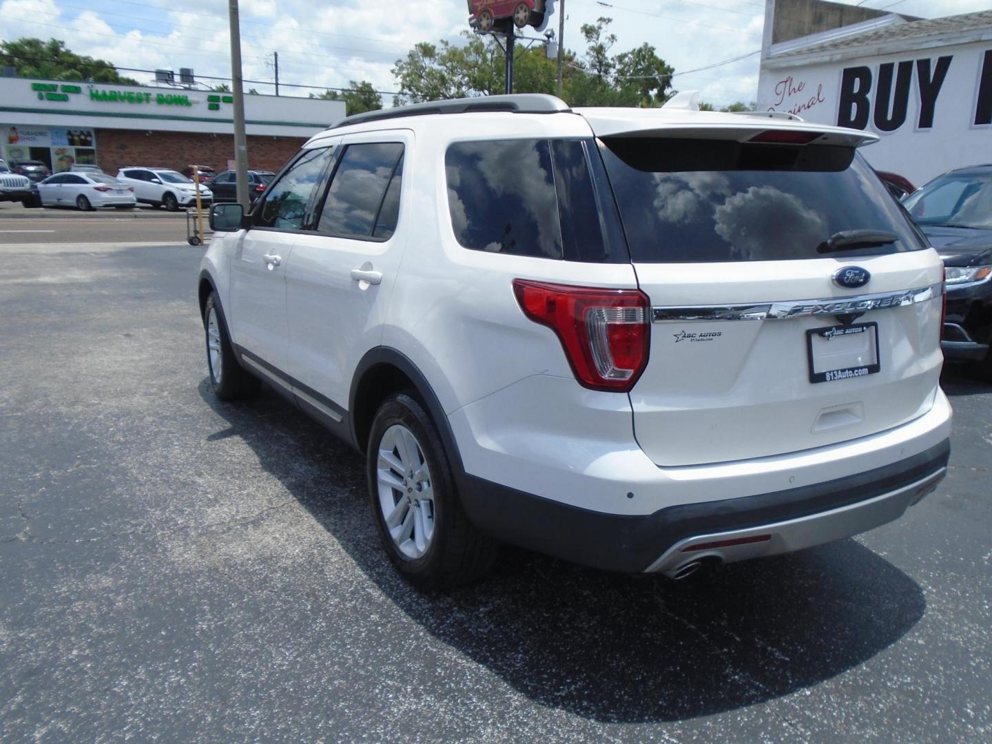 2016 White /Beige Ford Explorer XLT FWD (1FM5K7D8XGG) with an 3.5L V6 DOHC 24V engine, 6-Speed Automatic transmission, located at 6112 N Florida Avenue, Tampa, FL, 33604, (888) 521-5131, 27.954929, -82.459534 - $499 DOWN PLUS TAX & TAG. - Photo#6