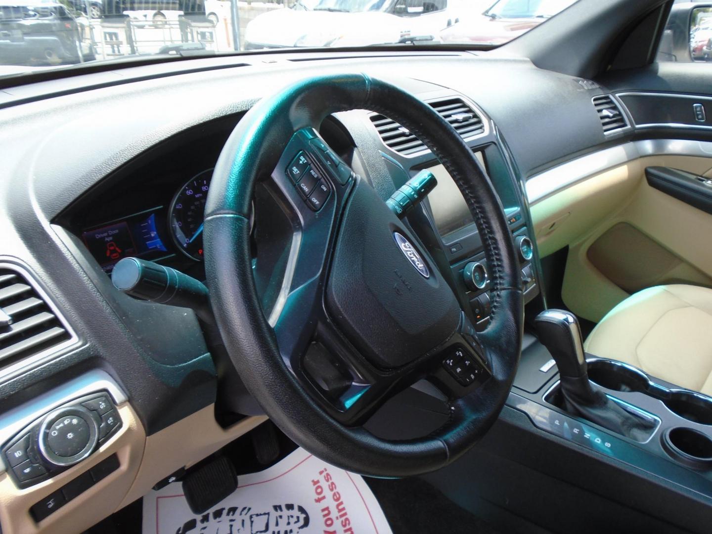 2016 White /Beige Ford Explorer XLT FWD (1FM5K7D8XGG) with an 3.5L V6 DOHC 24V engine, 6-Speed Automatic transmission, located at 6112 N Florida Avenue, Tampa, FL, 33604, (888) 521-5131, 27.954929, -82.459534 - $499 DOWN PLUS TAX & TAG. - Photo#9