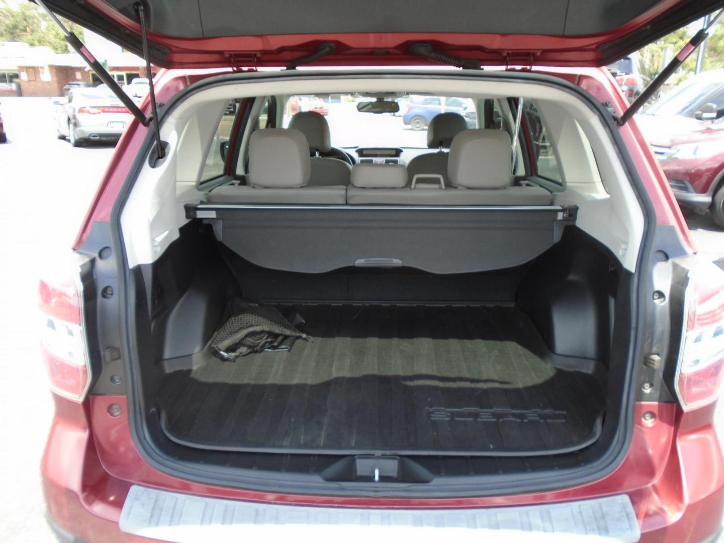 2015 Subaru Forester 2.5i Touring (JF2SJAUC7FH) with an 2.5L H4 SOHC 16V engine, 6-Speed Automatic transmission, located at 6112 N Florida Avenue, Tampa, FL, 33604, (888) 521-5131, 27.954929, -82.459534 - Photo#7