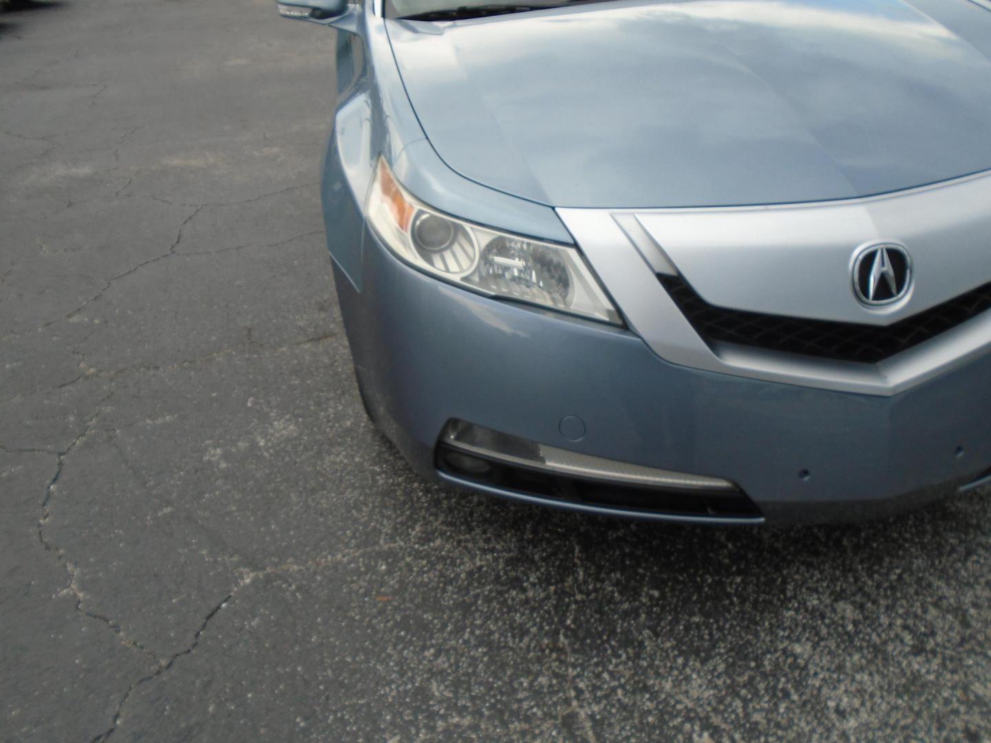 2010 Acura TL 5-Speed AT with Tech Package (19UUA8F55AA) with an 3.5L V6 SOHC 24V engine, 5-Speed Automatic transmission, located at 6112 N Florida Avenue, Tampa, FL, 33604, (888) 521-5131, 27.954929, -82.459534 - Photo#9