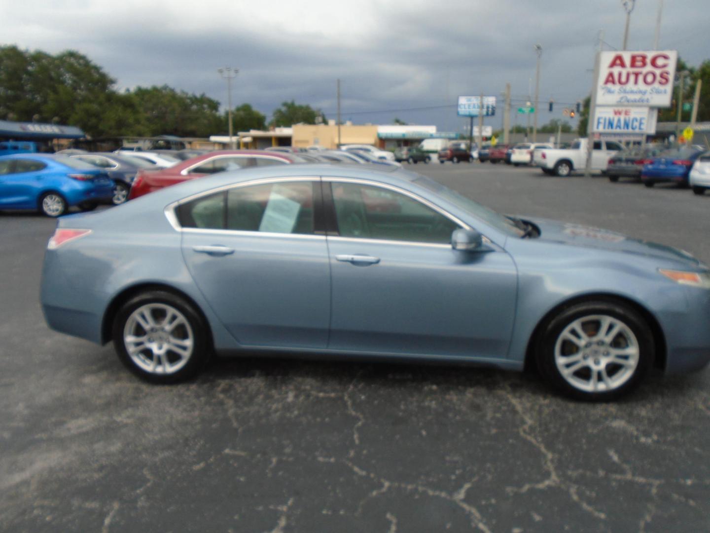 2010 Acura TL 5-Speed AT with Tech Package (19UUA8F55AA) with an 3.5L V6 SOHC 24V engine, 5-Speed Automatic transmission, located at 6112 N Florida Avenue, Tampa, FL, 33604, (888) 521-5131, 27.954929, -82.459534 - Photo#4
