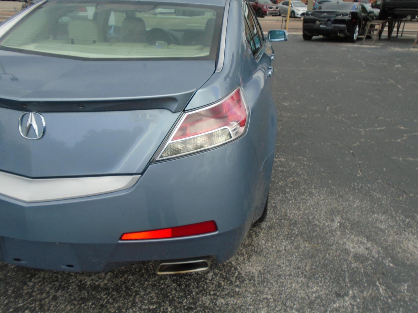 2010 Acura TL 5-Speed AT with Tech Package (19UUA8F55AA) with an 3.5L V6 SOHC 24V engine, 5-Speed Automatic transmission, located at 6112 N Florida Avenue, Tampa, FL, 33604, (888) 521-5131, 27.954929, -82.459534 - Photo#12