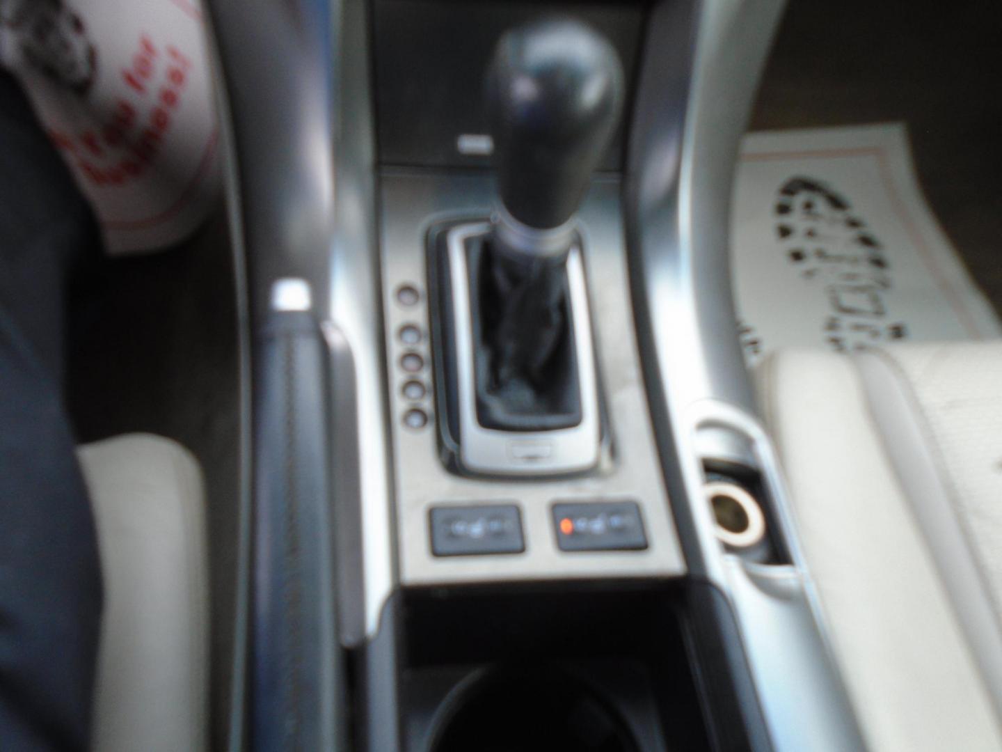 2010 Acura TL 5-Speed AT with Tech Package (19UUA8F55AA) with an 3.5L V6 SOHC 24V engine, 5-Speed Automatic transmission, located at 6112 N Florida Avenue, Tampa, FL, 33604, (888) 521-5131, 27.954929, -82.459534 - Photo#20
