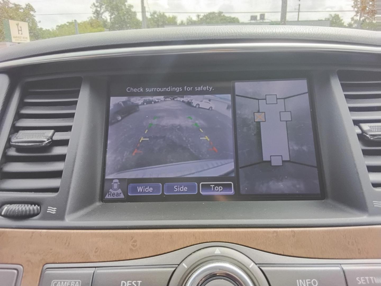 2012 White /Black Infiniti QX56 2WD (JN8AZ2NF5C9) with an 5.6L V8 DOHC 32V engine, 5-Speed Automatic transmission, located at 6112 N Florida Avenue, Tampa, FL, 33604, (888) 521-5131, 27.954929, -82.459534 - $499 down plus tax & tag. - Photo#19