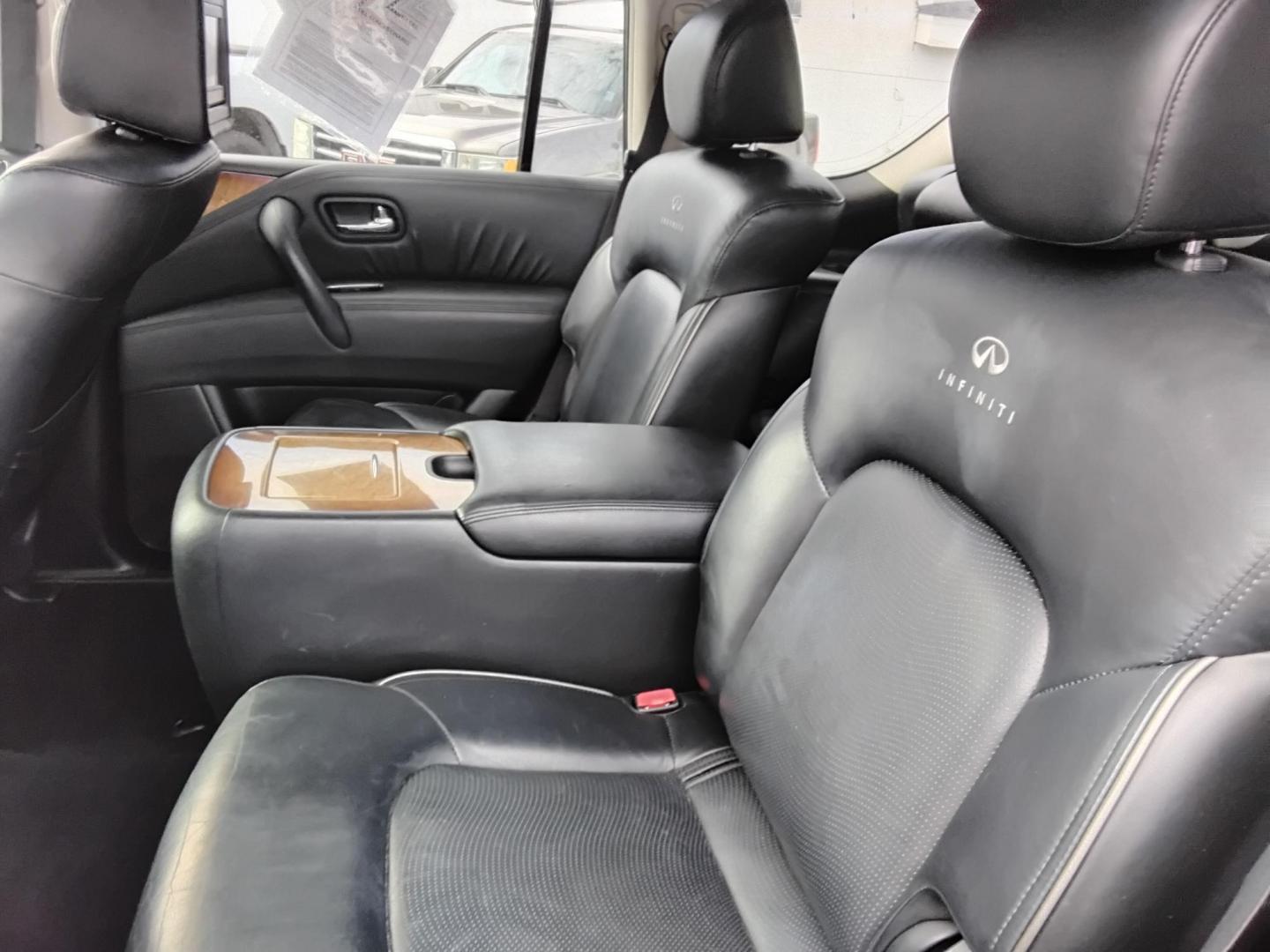 2012 White /Black Infiniti QX56 2WD (JN8AZ2NF5C9) with an 5.6L V8 DOHC 32V engine, 5-Speed Automatic transmission, located at 6112 N Florida Avenue, Tampa, FL, 33604, (888) 521-5131, 27.954929, -82.459534 - $499 down plus tax & tag. - Photo#12