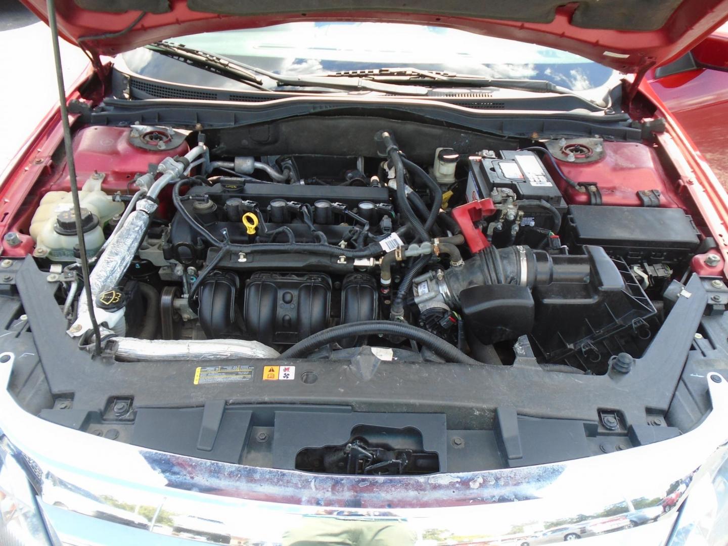 2011 Ford Fusion I4 SE (3FAHP0HA6BR) with an 2.5L L4 DOHC 16V engine, located at 6112 N Florida Avenue, Tampa, FL, 33604, (888) 521-5131, 27.954929, -82.459534 - Photo#7
