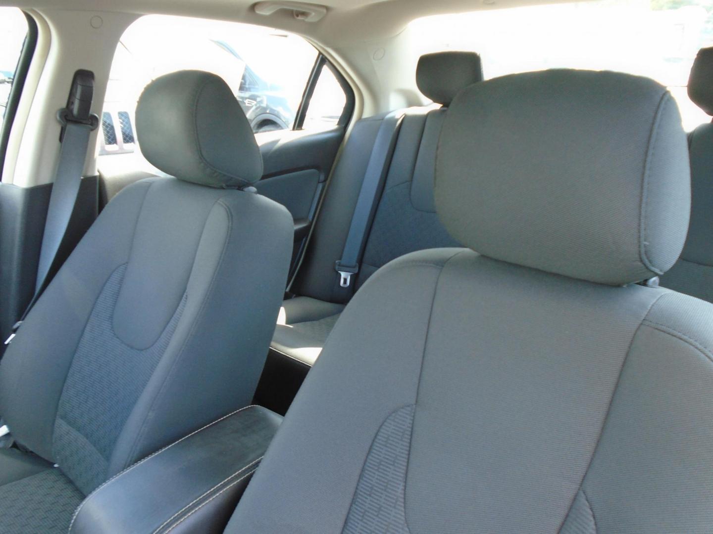 2011 Ford Fusion I4 SE (3FAHP0HA6BR) with an 2.5L L4 DOHC 16V engine, located at 6112 N Florida Avenue, Tampa, FL, 33604, (888) 521-5131, 27.954929, -82.459534 - Photo#8