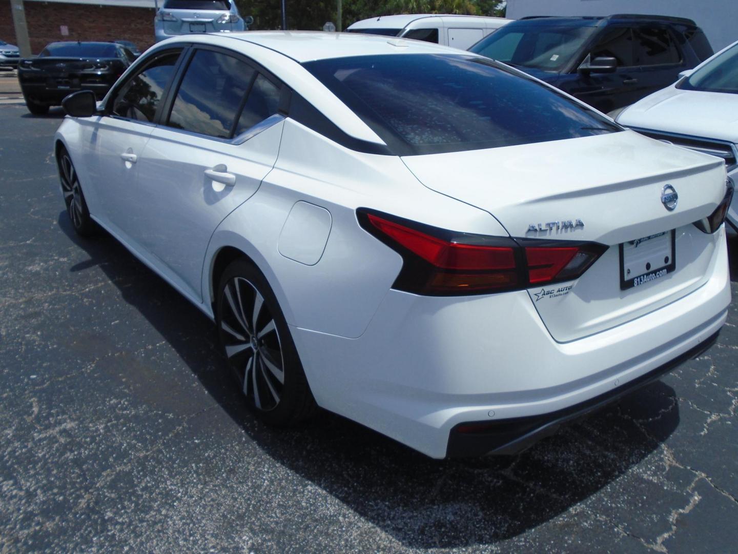 2020 Nissan Altima 2.5 SR (1N4BL4CV4LC) with an 2.5L L4 DOHC 16V engine, CVT transmission, located at 6112 N Florida Avenue, Tampa, FL, 33604, (888) 521-5131, 27.954929, -82.459534 - Photo#5