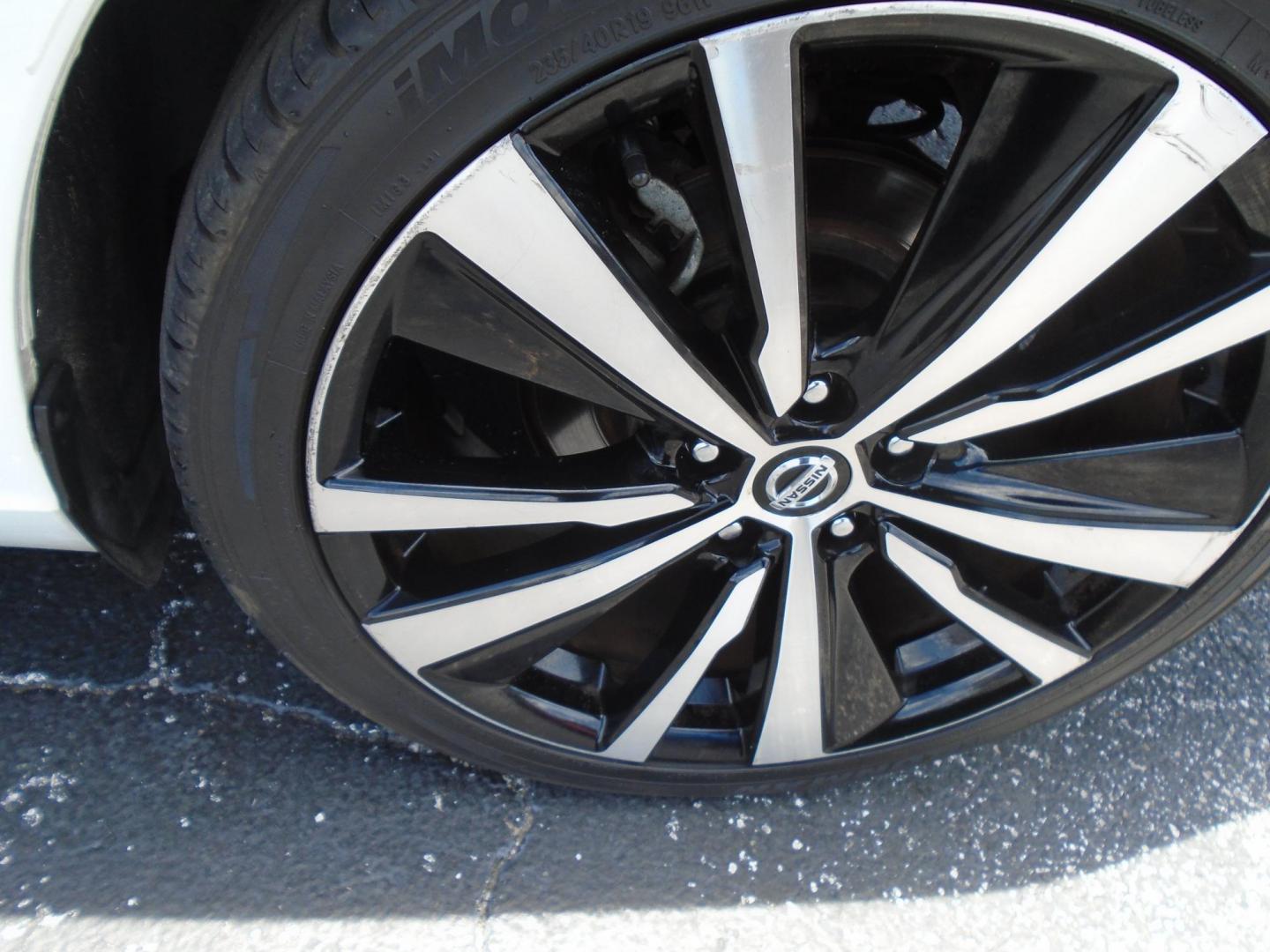 2020 Nissan Altima 2.5 SR (1N4BL4CV4LC) with an 2.5L L4 DOHC 16V engine, CVT transmission, located at 6112 N Florida Avenue, Tampa, FL, 33604, (888) 521-5131, 27.954929, -82.459534 - Photo#8