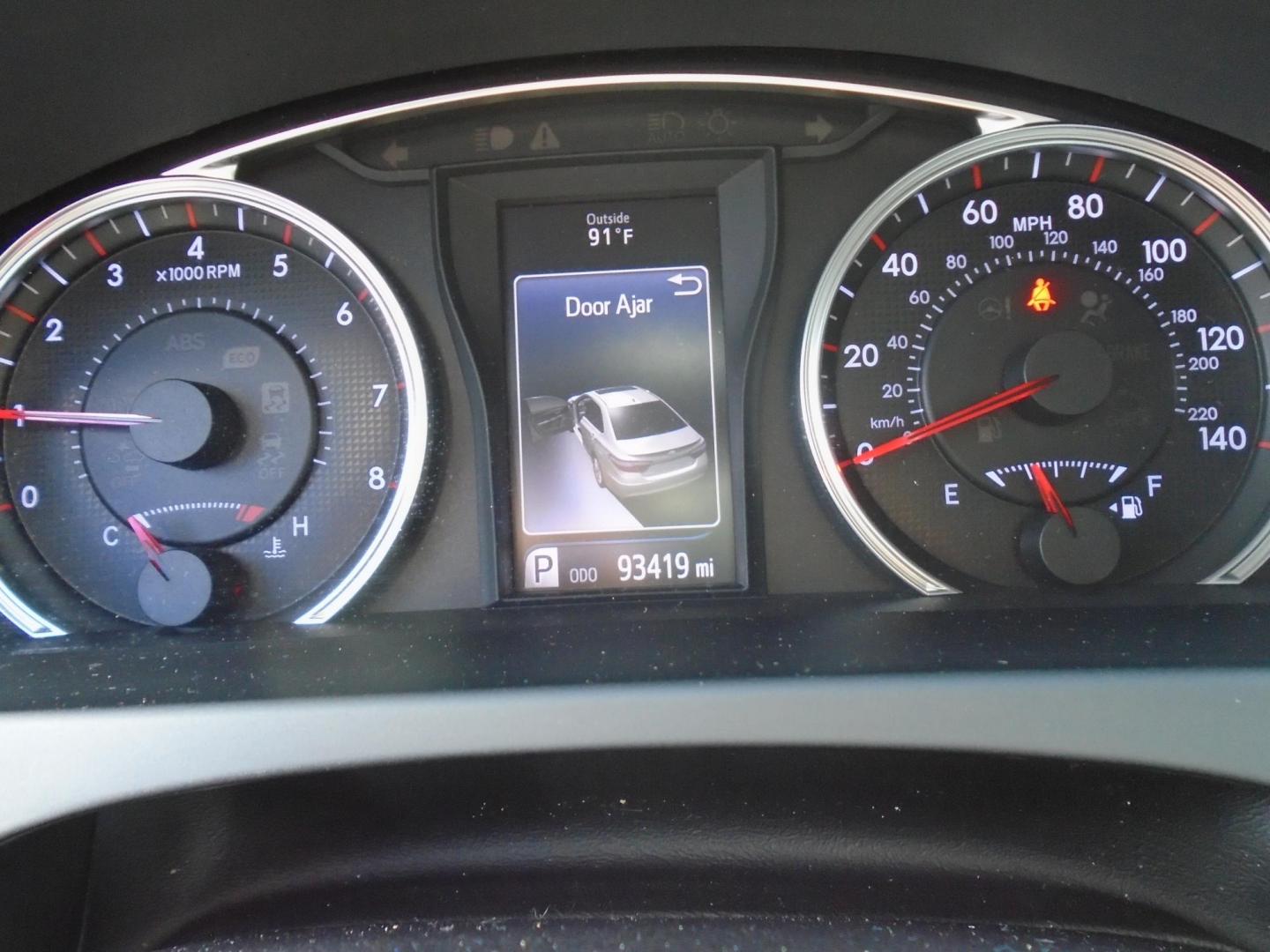2016 WHITE /GREY Toyota Camry SE (4T1BF1FK9GU) with an 2.5L L4 DOHC 16V engine, 6-Speed Automatic transmission, located at 6112 N Florida Avenue, Tampa, FL, 33604, (888) 521-5131, 27.954929, -82.459534 - 499 DOWN PLUS TAX & TAG - Photo#14