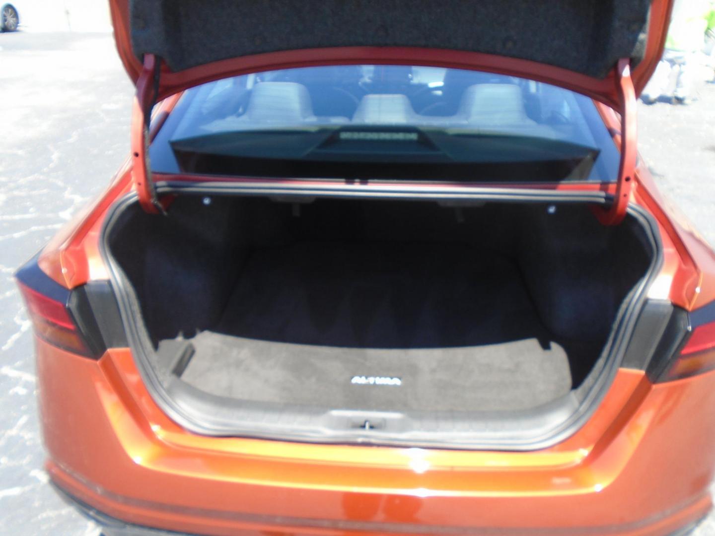 2019 orange /grey Nissan Altima 2.5 SR (1N4BL4CV6KC) with an 2.5L L4 DOHC 16V engine, CVT transmission, located at 6112 N Florida Avenue, Tampa, FL, 33604, (888) 521-5131, 27.954929, -82.459534 - 499 down plus tax & tag!!! - Photo#7