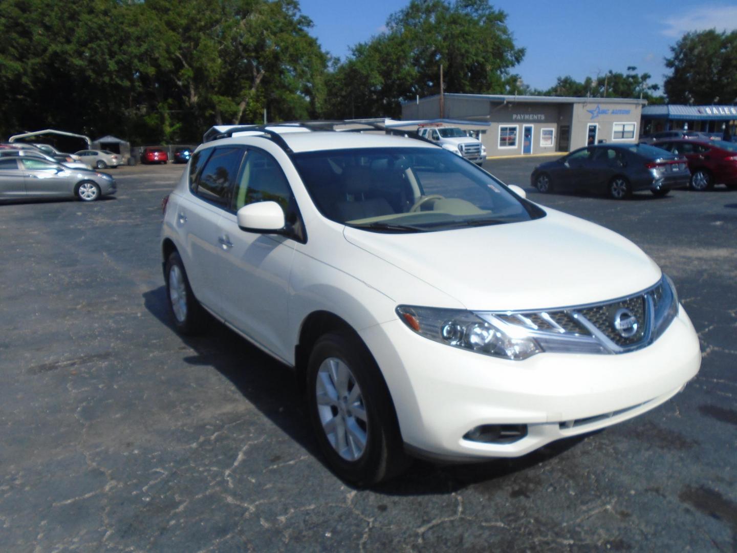 2013 WHITE /Beige Nissan Murano SV (JN8AZ1MU2DW) with an 3.5L V6 DOHC 24V engine, Continuously Variable Transmission transmission, located at 6112 N Florida Avenue, Tampa, FL, 33604, (888) 521-5131, 27.954929, -82.459534 - 499$ DOWN PLUS TAX & TAG - Photo#3