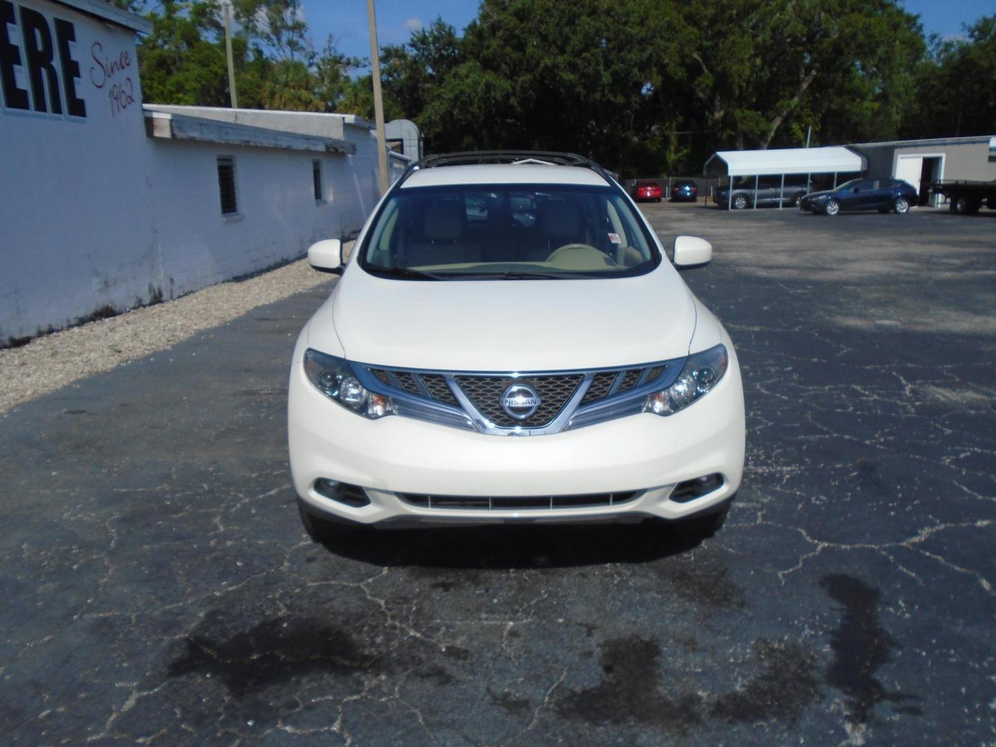 2013 WHITE /Beige Nissan Murano SV (JN8AZ1MU2DW) with an 3.5L V6 DOHC 24V engine, Continuously Variable Transmission transmission, located at 6112 N Florida Avenue, Tampa, FL, 33604, (888) 521-5131, 27.954929, -82.459534 - 499$ DOWN PLUS TAX & TAG - Photo#1