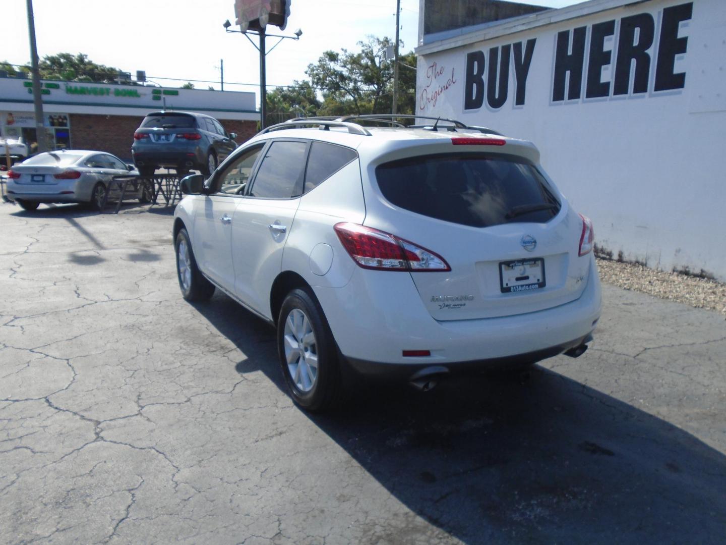 2013 WHITE /Beige Nissan Murano SV (JN8AZ1MU2DW) with an 3.5L V6 DOHC 24V engine, Continuously Variable Transmission transmission, located at 6112 N Florida Avenue, Tampa, FL, 33604, (888) 521-5131, 27.954929, -82.459534 - 499$ DOWN PLUS TAX & TAG - Photo#5