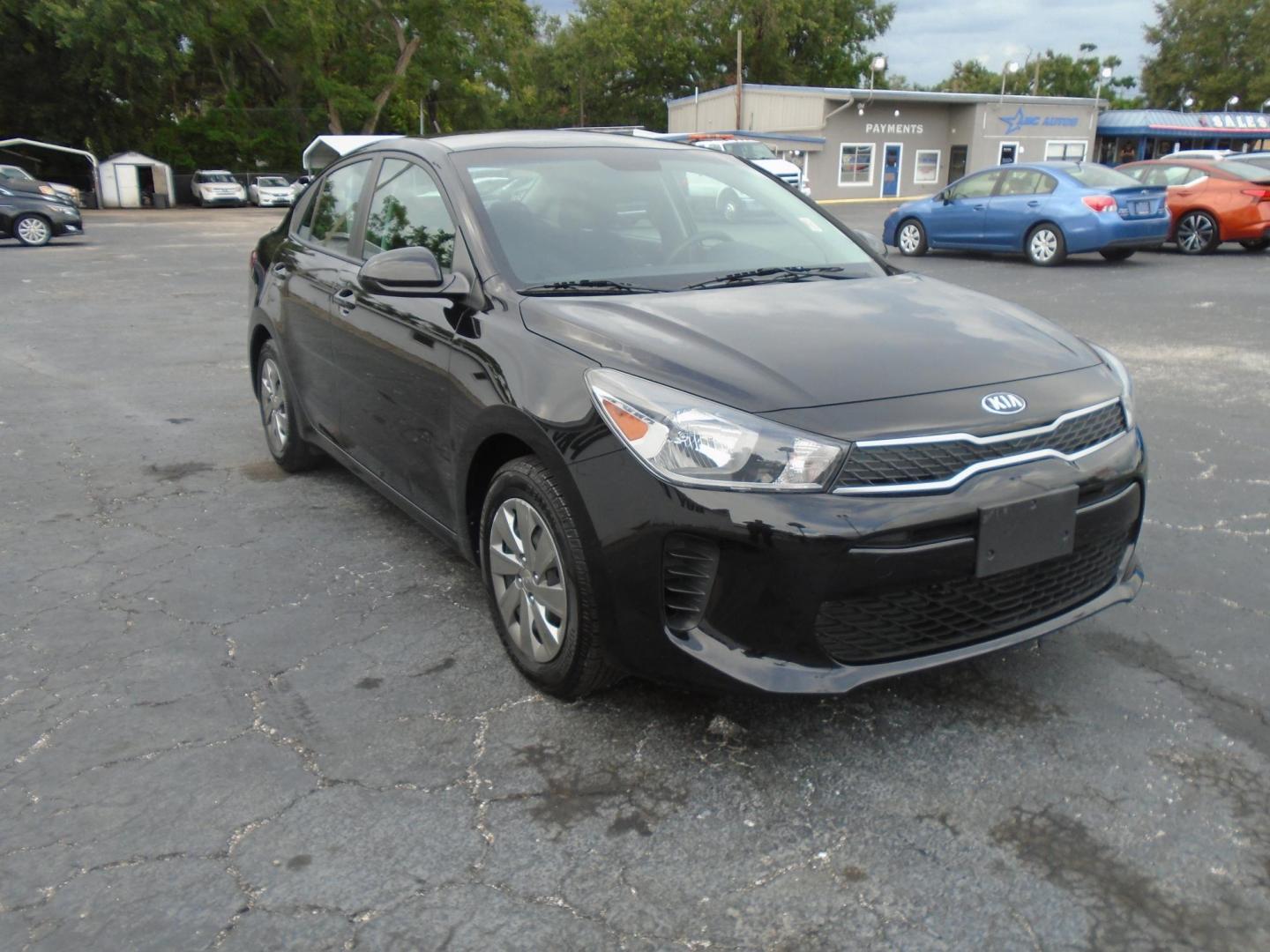 2019 BLACK /Grey Kia Rio LX (3KPA24AB7KE) with an 1.6L L4 DOHC 16V engine, 6A transmission, located at 6112 N Florida Avenue, Tampa, FL, 33604, (888) 521-5131, 27.954929, -82.459534 - 499 DOWN PLUS TAX & TAG - Photo#3