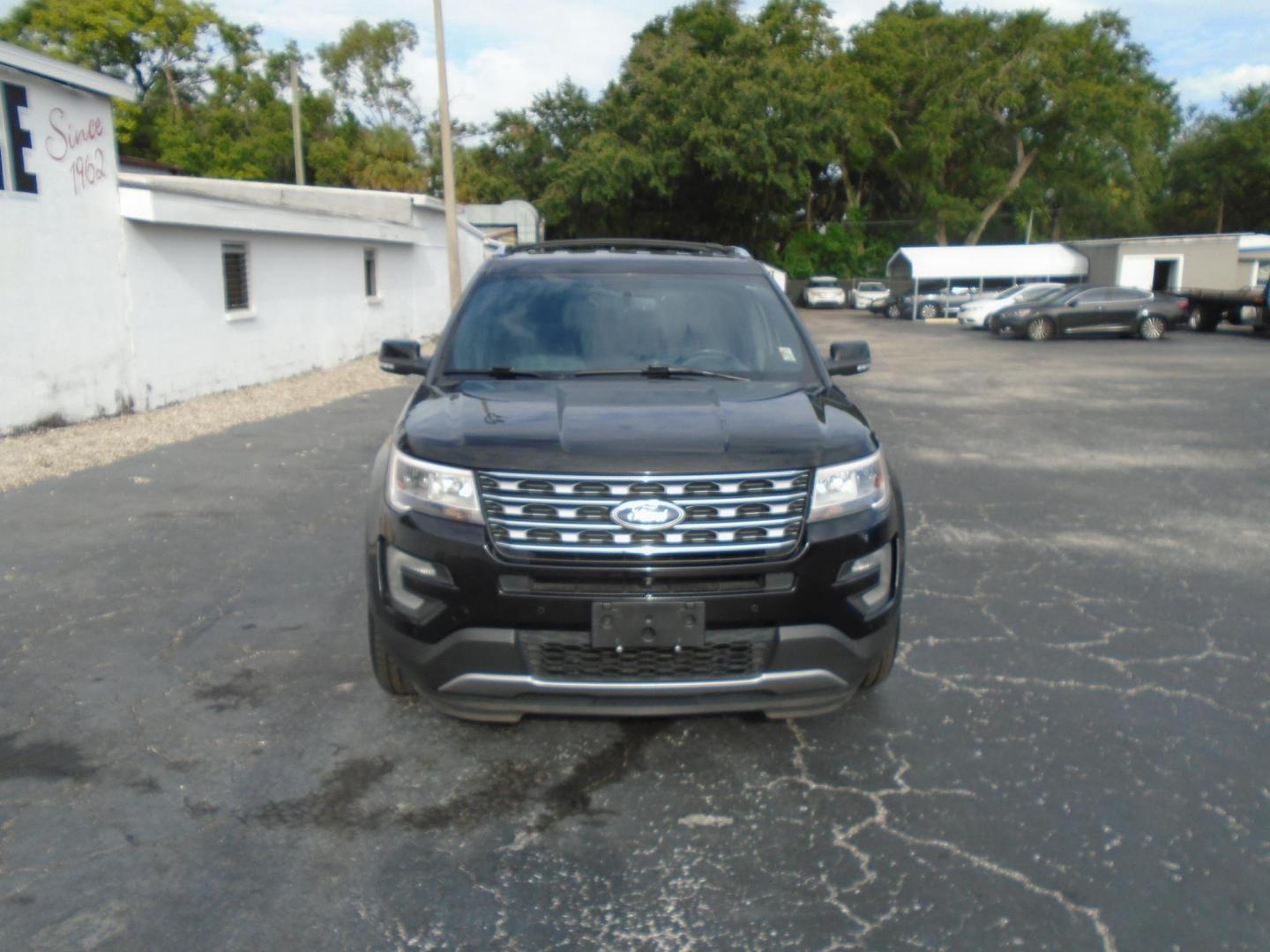 2017 BLACK /Black Ford Explorer Limited 4WD (1FM5K8F84HG) with an 3.5L V6 DOHC 24V engine, 6A transmission, located at 6112 N Florida Avenue, Tampa, FL, 33604, (888) 521-5131, 27.954929, -82.459534 - 499 DOWN PLUS TAX & TAG. - Photo#1