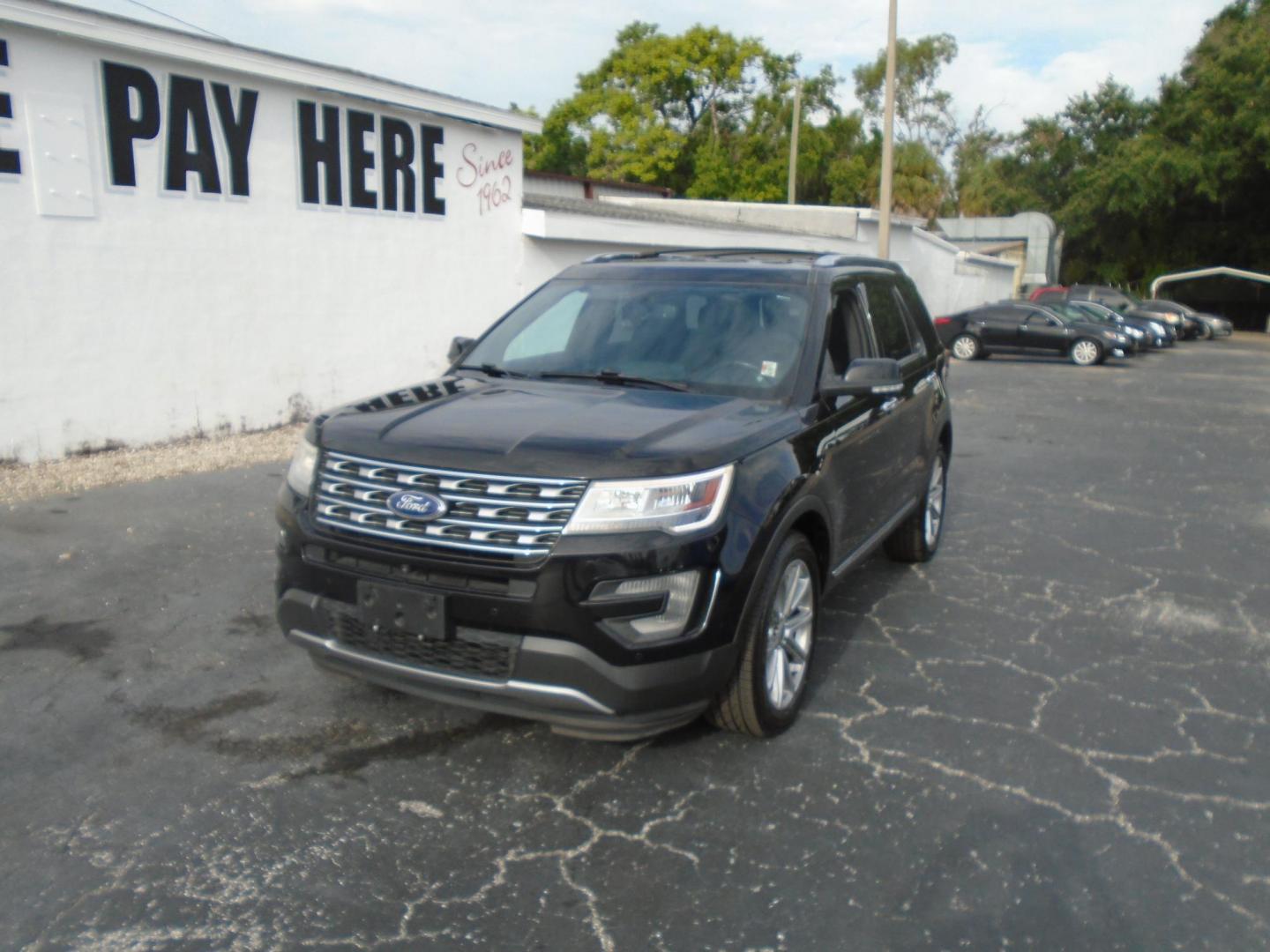 2017 BLACK /Black Ford Explorer Limited 4WD (1FM5K8F84HG) with an 3.5L V6 DOHC 24V engine, 6A transmission, located at 6112 N Florida Avenue, Tampa, FL, 33604, (888) 521-5131, 27.954929, -82.459534 - 499 DOWN PLUS TAX & TAG. - Photo#2