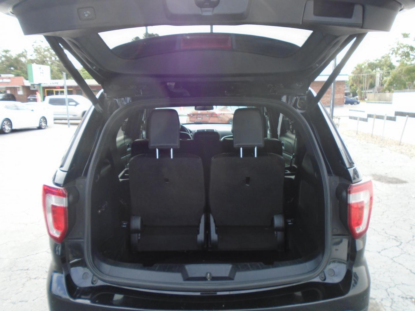 2017 BLACK /Black Ford Explorer Limited 4WD (1FM5K8F84HG) with an 3.5L V6 DOHC 24V engine, 6A transmission, located at 6112 N Florida Avenue, Tampa, FL, 33604, (888) 521-5131, 27.954929, -82.459534 - 499 DOWN PLUS TAX & TAG. - Photo#8