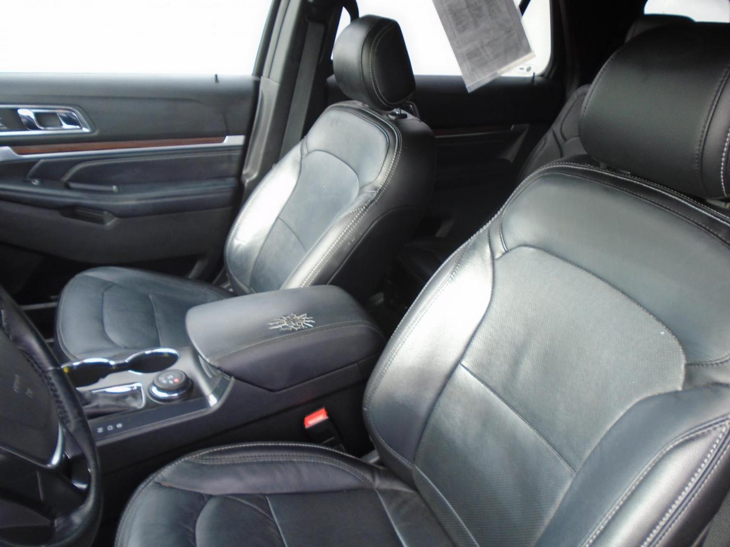 2017 BLACK /Black Ford Explorer Limited 4WD (1FM5K8F84HG) with an 3.5L V6 DOHC 24V engine, 6A transmission, located at 6112 N Florida Avenue, Tampa, FL, 33604, (888) 521-5131, 27.954929, -82.459534 - 499 DOWN PLUS TAX & TAG. - Photo#11