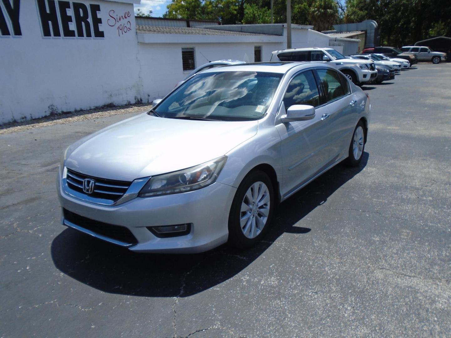 2013 SILVER /Black Honda Accord EX-L V6 Sedan AT (1HGCR3F87DA) with an 3.5L V6 SOHC 24V engine, 6-Speed Automatic transmission, located at 6112 N Florida Avenue, Tampa, FL, 33604, (888) 521-5131, 27.954929, -82.459534 - 499 DOWN PLUS TAX & TAG. - Photo#1