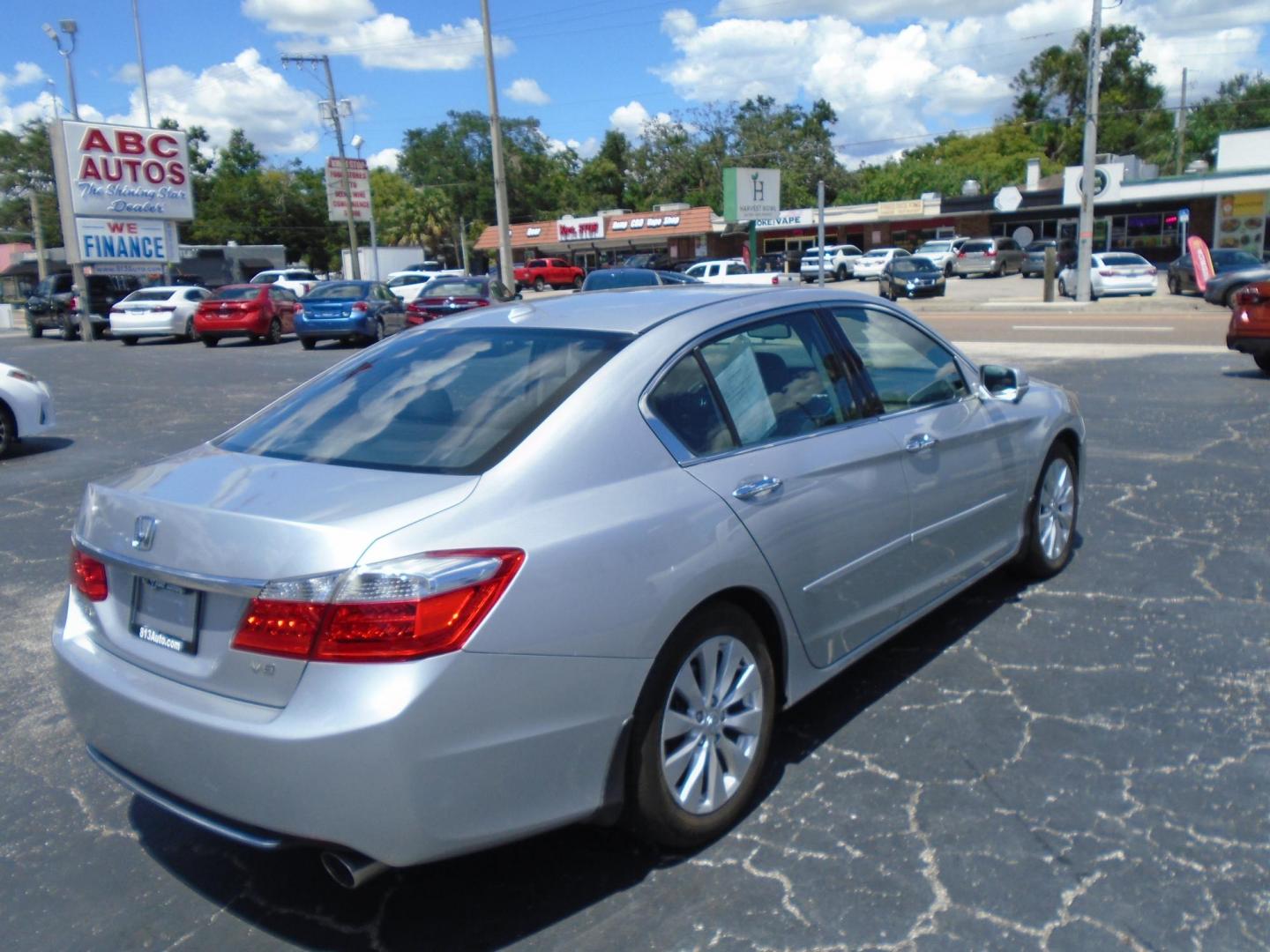 2013 SILVER /Black Honda Accord EX-L V6 Sedan AT (1HGCR3F87DA) with an 3.5L V6 SOHC 24V engine, 6-Speed Automatic transmission, located at 6112 N Florida Avenue, Tampa, FL, 33604, (888) 521-5131, 27.954929, -82.459534 - 499 DOWN PLUS TAX & TAG. - Photo#5