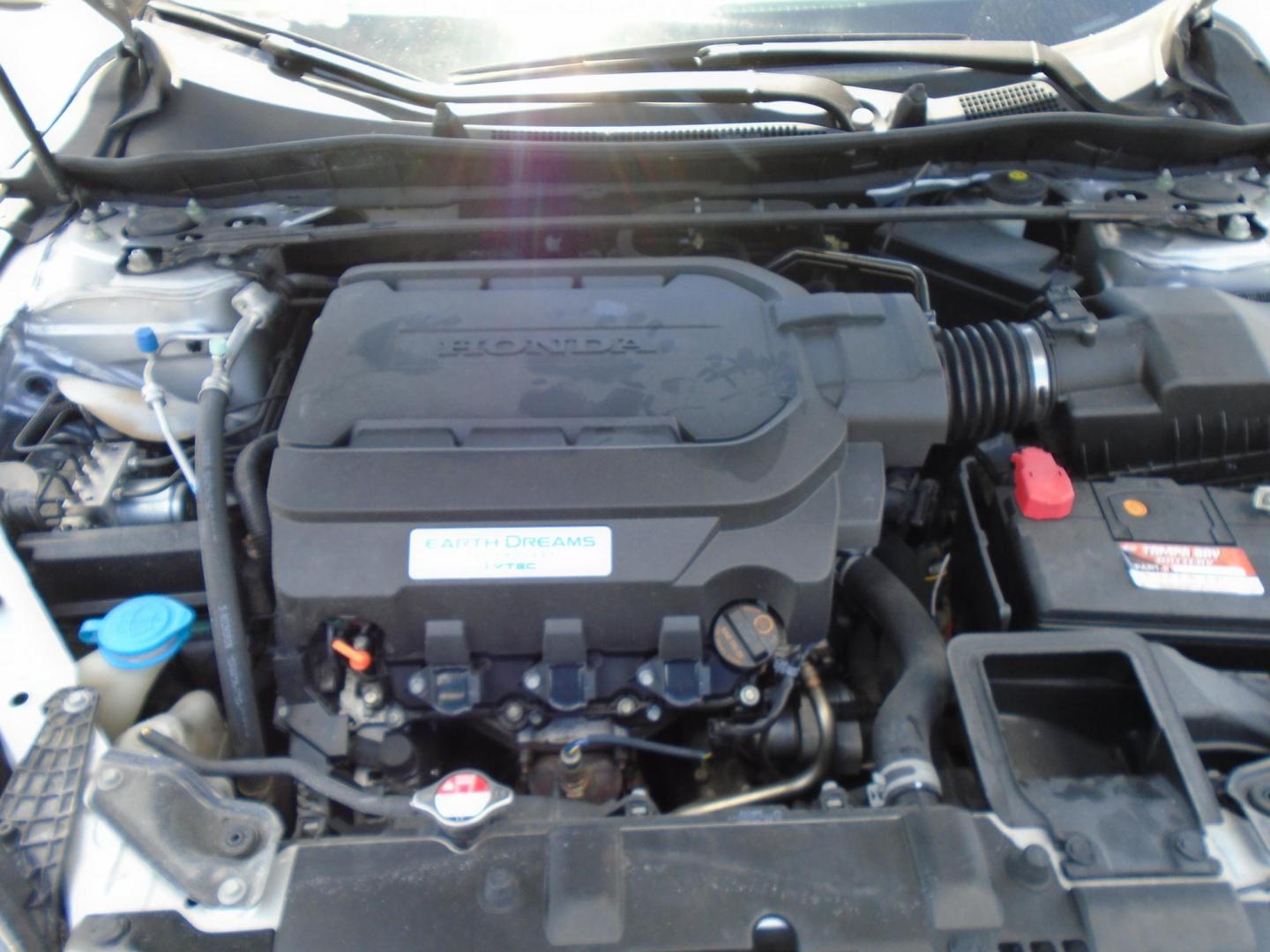 2013 SILVER /Black Honda Accord EX-L V6 Sedan AT (1HGCR3F87DA) with an 3.5L V6 SOHC 24V engine, 6-Speed Automatic transmission, located at 6112 N Florida Avenue, Tampa, FL, 33604, (888) 521-5131, 27.954929, -82.459534 - 499 DOWN PLUS TAX & TAG. - Photo#16