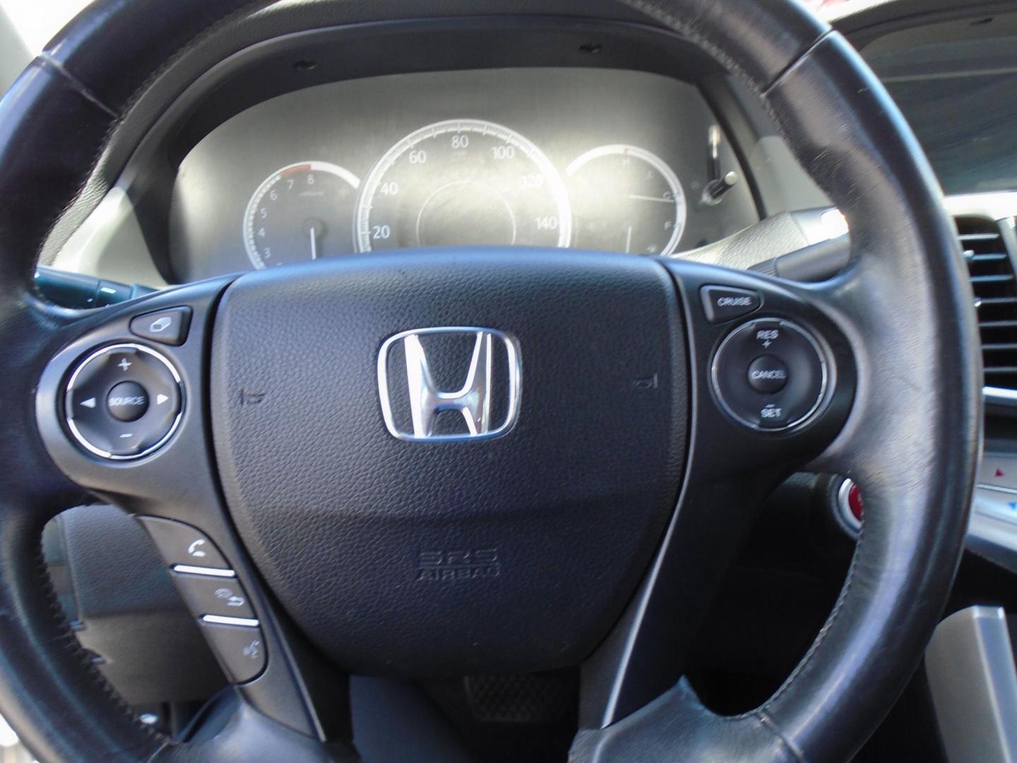 2013 SILVER /Black Honda Accord EX-L V6 Sedan AT (1HGCR3F87DA) with an 3.5L V6 SOHC 24V engine, 6-Speed Automatic transmission, located at 6112 N Florida Avenue, Tampa, FL, 33604, (888) 521-5131, 27.954929, -82.459534 - 499 DOWN PLUS TAX & TAG. - Photo#8