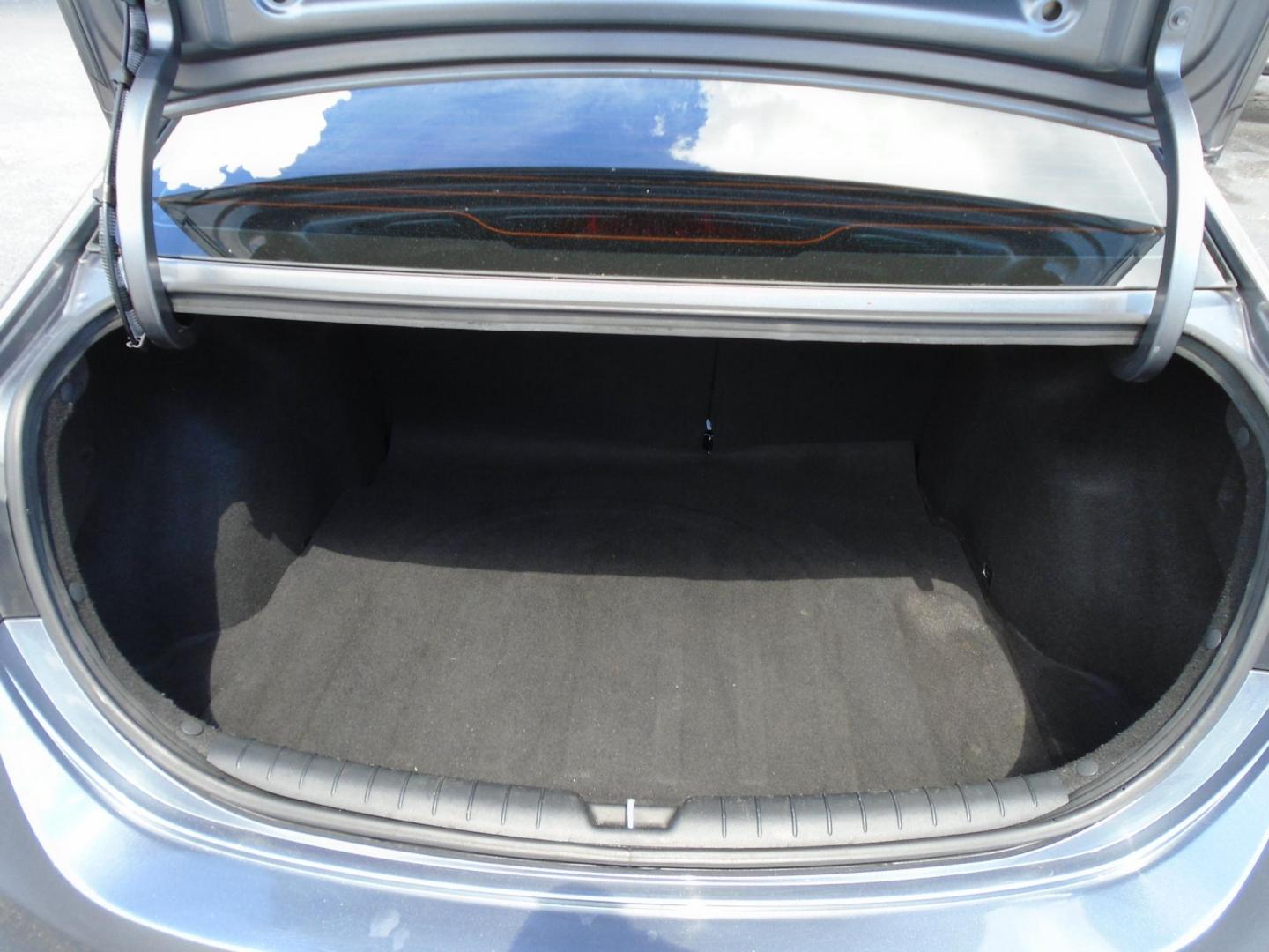 2018 Blue /Grey Hyundai Accent SEL 4-Door 6A (3KPC24A3XJE) with an 1.6L L4 DOHC 16V engine, 6A transmission, located at 6112 N Florida Avenue, Tampa, FL, 33604, (888) 521-5131, 27.954929, -82.459534 - 499 DOWN PLUS TAX & TAG. - Photo#7
