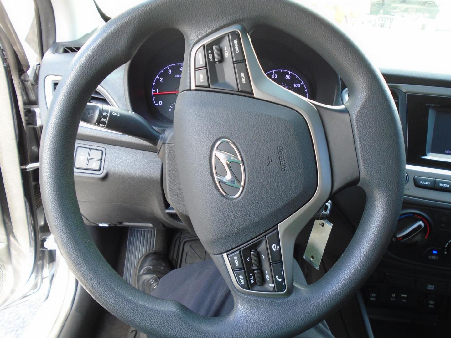 2018 Blue /Grey Hyundai Accent SEL 4-Door 6A (3KPC24A3XJE) with an 1.6L L4 DOHC 16V engine, 6A transmission, located at 6112 N Florida Avenue, Tampa, FL, 33604, (888) 521-5131, 27.954929, -82.459534 - 499 DOWN PLUS TAX & TAG. - Photo#9