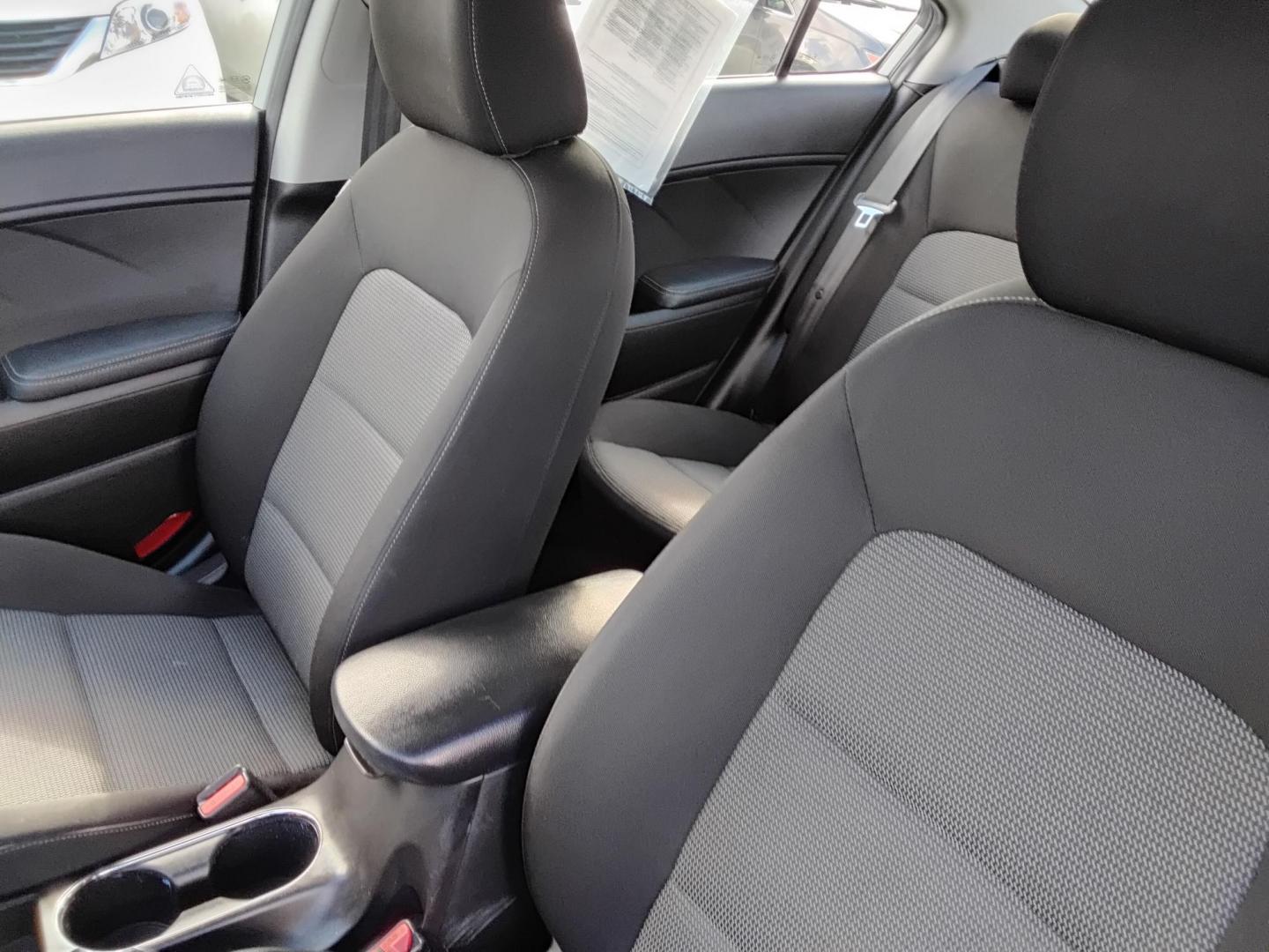 2017 White /Black Kia Forte LX 6M (3KPFK4A7XHE) with an 2.0L L4 DOHC 16V engine, 6M transmission, located at 6112 N Florida Avenue, Tampa, FL, 33604, (888) 521-5131, 27.954929, -82.459534 - 499 DOWN PLUS TAX & TAG. - Photo#12