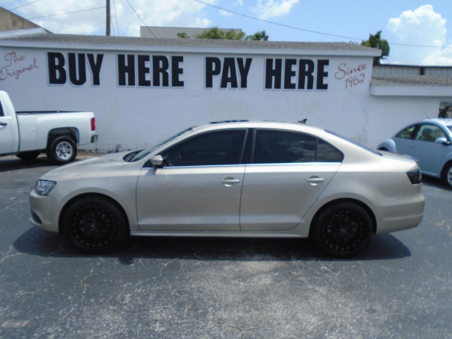 2014 TAN /Beige Volkswagen Jetta SE (3VWD17AJ1EM) with an 1.8L L4 DOHC 20V engine, located at 6112 N Florida Avenue, Tampa, FL, 33604, (888) 521-5131, 27.954929, -82.459534 - 499 DOWN PLUS TAX & TAG - Photo#0