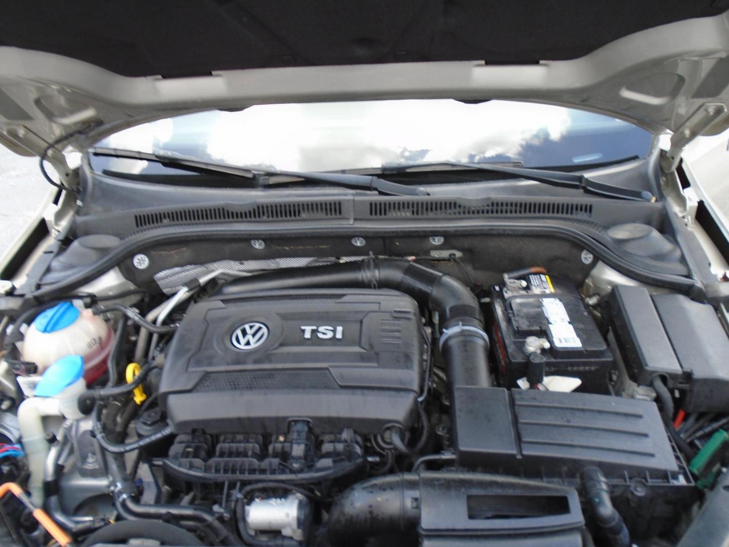 2014 TAN /Beige Volkswagen Jetta SE (3VWD17AJ1EM) with an 1.8L L4 DOHC 20V engine, located at 6112 N Florida Avenue, Tampa, FL, 33604, (888) 521-5131, 27.954929, -82.459534 - 499 DOWN PLUS TAX & TAG - Photo#11
