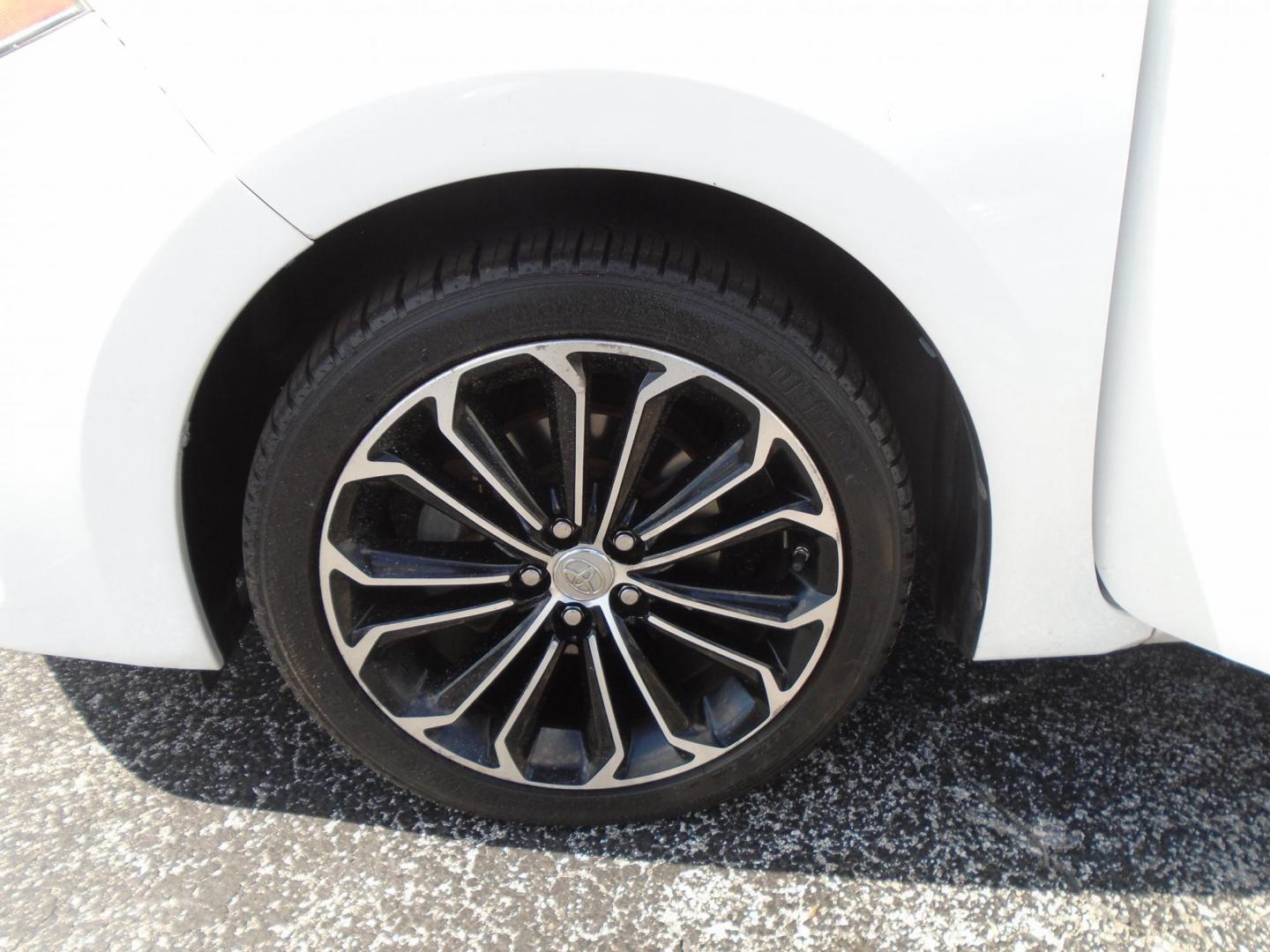 2014 White /Grey Toyota Corolla L 4-Speed AT (2T1BURHE7EC) with an 1.8L L4 DOHC 16V engine, 4-Speed Automatic transmission, located at 6112 N Florida Avenue, Tampa, FL, 33604, (888) 521-5131, 27.954929, -82.459534 - 499 down plus tax & tag. - Photo#16