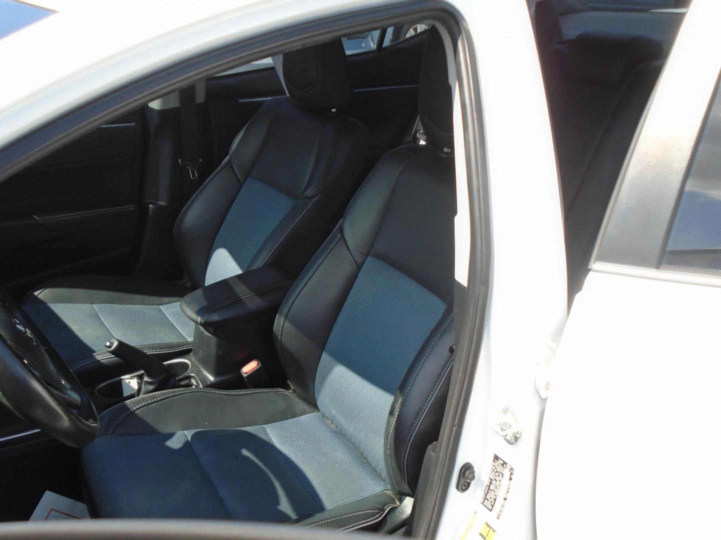 2014 White /Grey Toyota Corolla L 4-Speed AT (2T1BURHE7EC) with an 1.8L L4 DOHC 16V engine, 4-Speed Automatic transmission, located at 6112 N Florida Avenue, Tampa, FL, 33604, (888) 521-5131, 27.954929, -82.459534 - 499 down plus tax & tag. - Photo#9