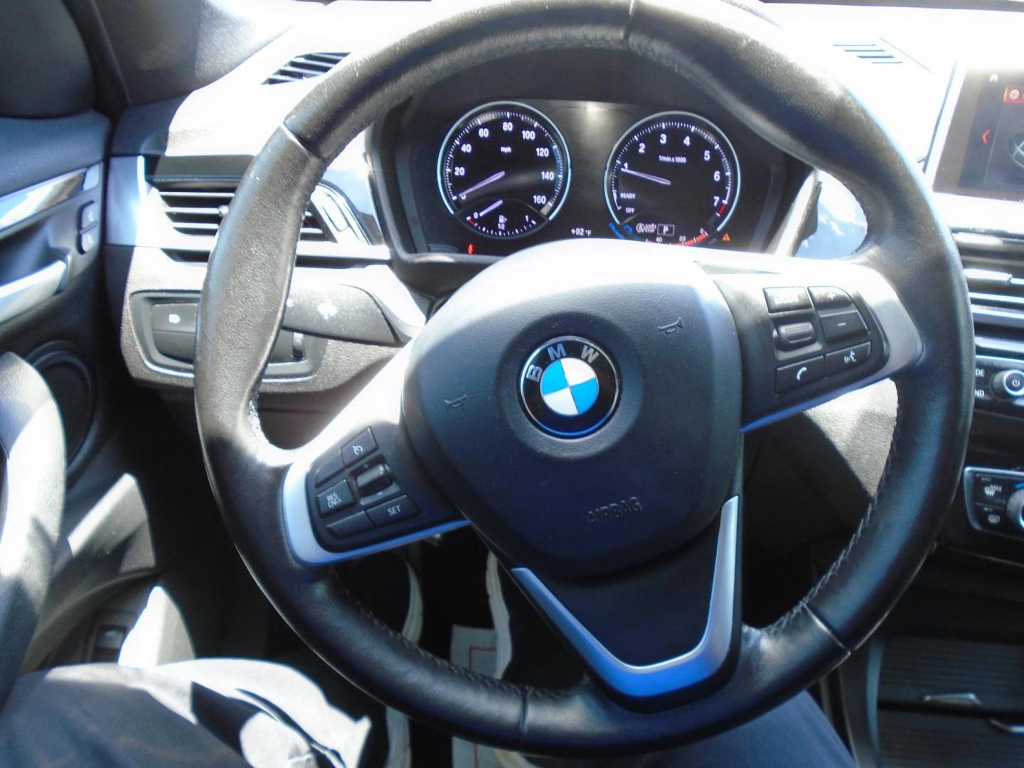 2018 White /Beige BMW X1 sDrive28i (WBXHU7C39J5) with an 2.0L L4 DOHC 16V engine, 8A transmission, located at 6112 N Florida Avenue, Tampa, FL, 33604, (888) 521-5131, 27.954929, -82.459534 - 499$ DOWN PLUS TAX & TAG. - Photo#8