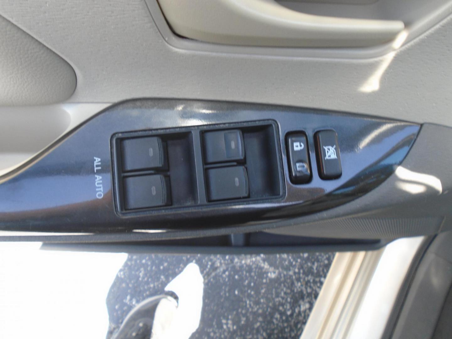 2011 TAN /Beige Toyota Sienna Base (5TDKA3DC4BS) with an 2.7L L4 DOHC 16V engine, 5-Speed Automatic transmission, located at 6112 N Florida Avenue, Tampa, FL, 33604, (888) 521-5131, 27.954929, -82.459534 - 499$ DOWN PLUS TAX & TAG. - Photo#17