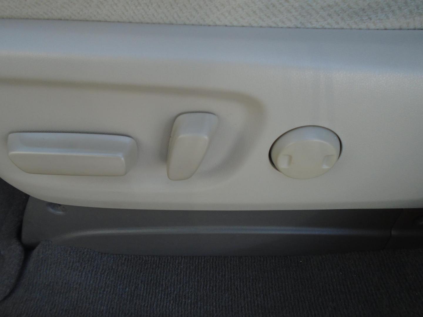 2011 TAN /Beige Toyota Sienna Base (5TDKA3DC4BS) with an 2.7L L4 DOHC 16V engine, 5-Speed Automatic transmission, located at 6112 N Florida Avenue, Tampa, FL, 33604, (888) 521-5131, 27.954929, -82.459534 - 499$ DOWN PLUS TAX & TAG. - Photo#18