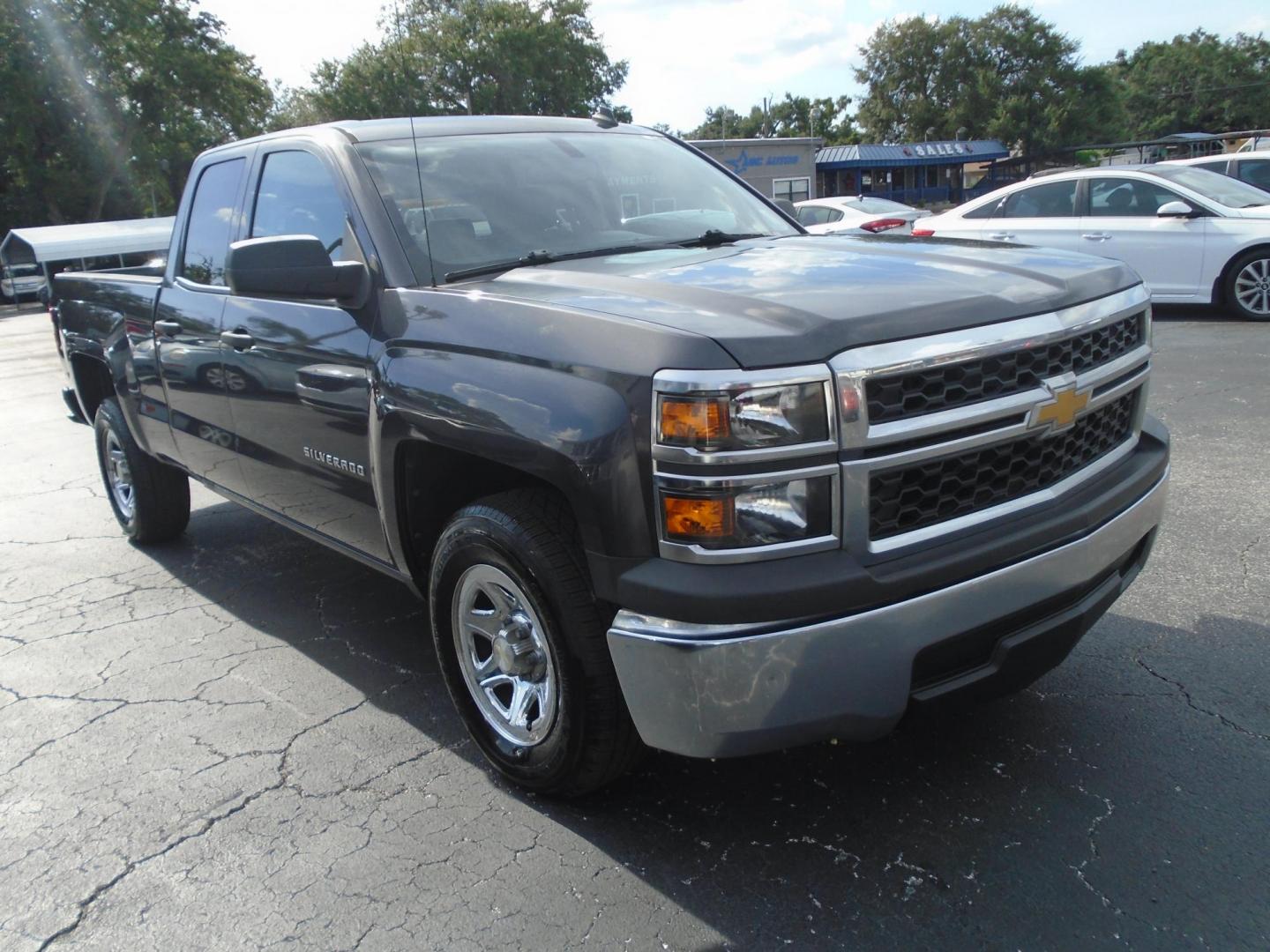 2014 BLACK /Beige Chevrolet Silverado 1500 Work Truck 1WT Double Cab 2WD (1GCRCPEH2EZ) with an 4.3L V6 OHV 12V engine, 6-Speed Automatic transmission, located at 6112 N Florida Avenue, Tampa, FL, 33604, (888) 521-5131, 27.954929, -82.459534 - 499$ DOWN PLUS TAX & TAG. - Photo#2