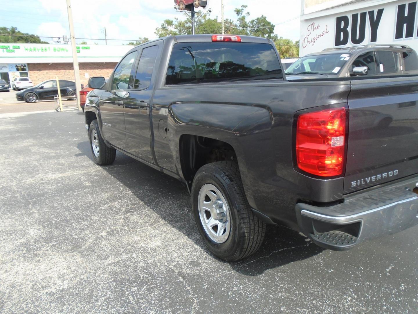 2014 BLACK /Beige Chevrolet Silverado 1500 Work Truck 1WT Double Cab 2WD (1GCRCPEH2EZ) with an 4.3L V6 OHV 12V engine, 6-Speed Automatic transmission, located at 6112 N Florida Avenue, Tampa, FL, 33604, (888) 521-5131, 27.954929, -82.459534 - 499$ DOWN PLUS TAX & TAG. - Photo#6